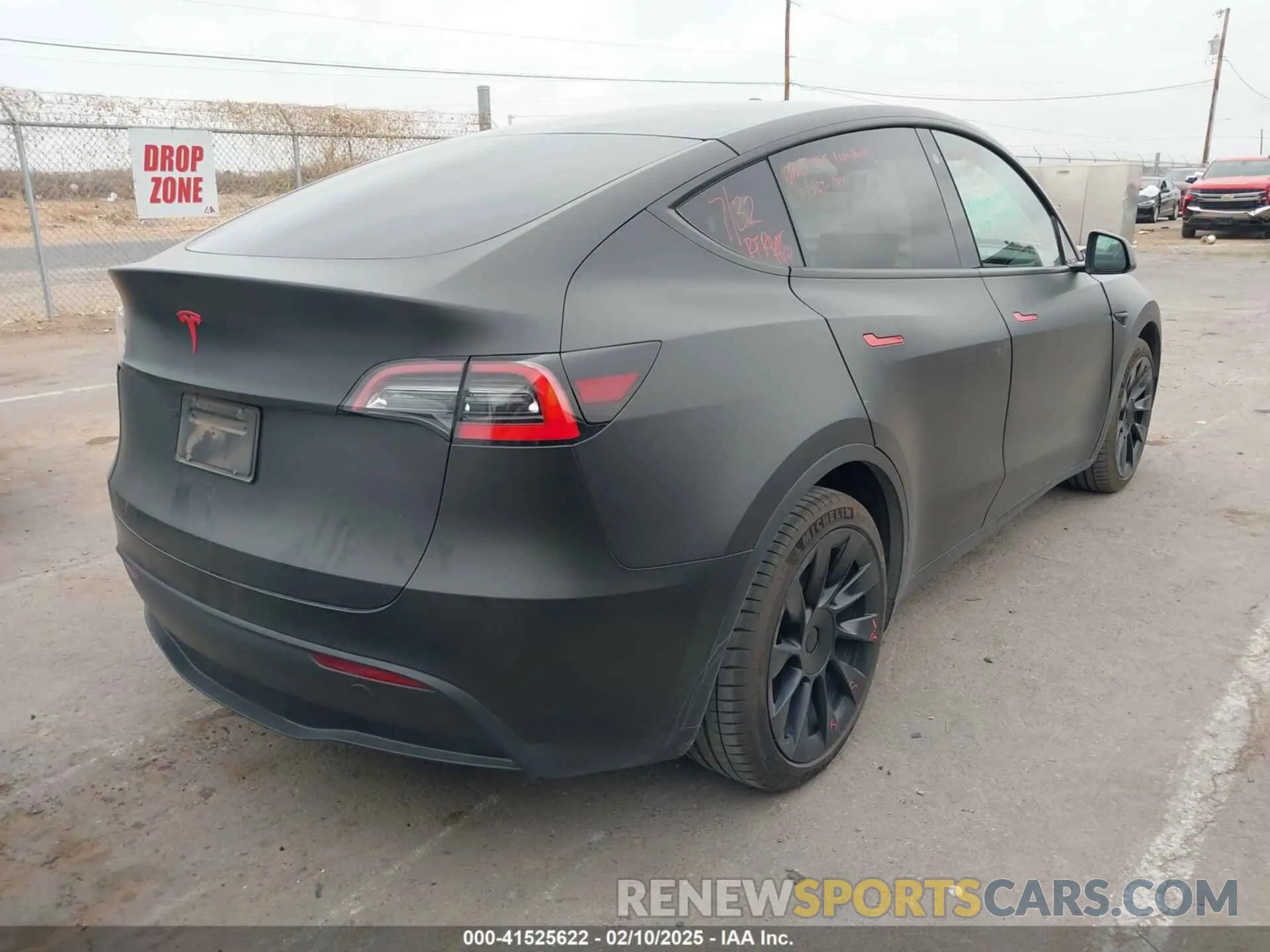 4 fotografías del automóvil dañado 5YJYGDEE5MF111774 TESLA MODEL Y 2021