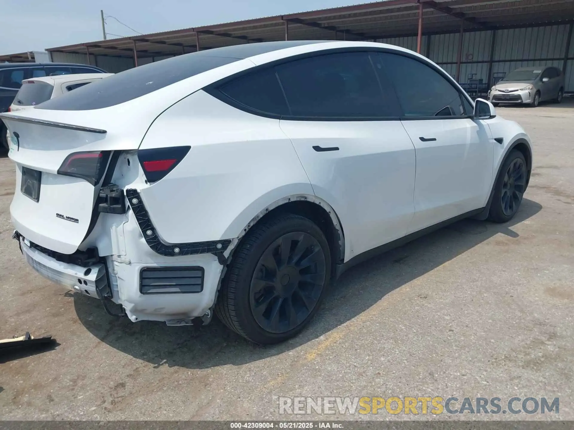4 fotografías del automóvil dañado 5YJYGDEE5MF124010 TESLA MODEL Y 2021