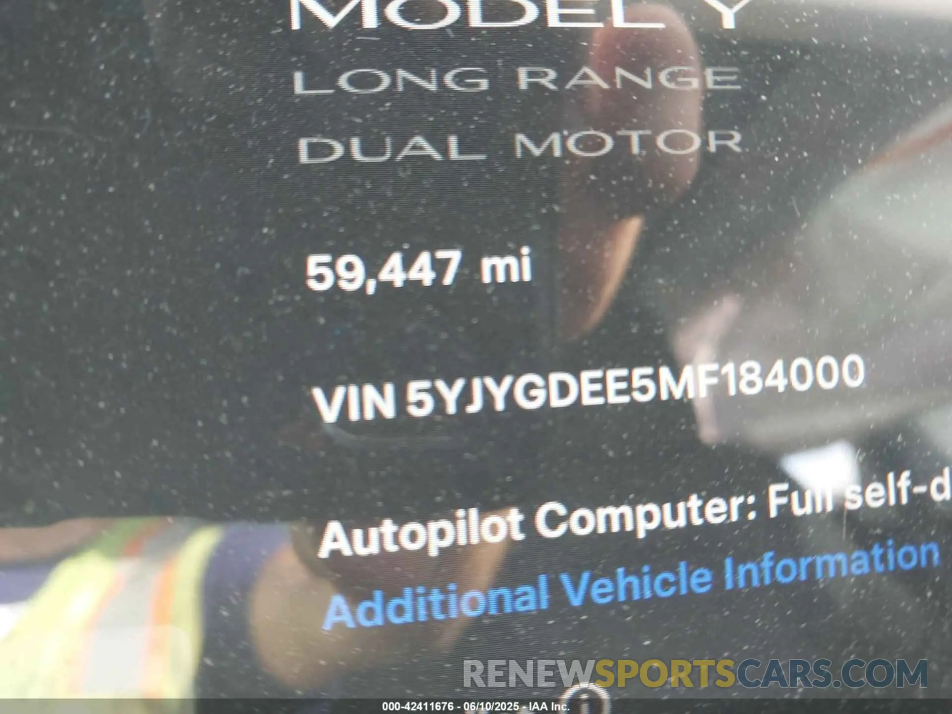 15 fotografías del automóvil dañado 5YJYGDEE5MF184000 TESLA MODEL Y 2021