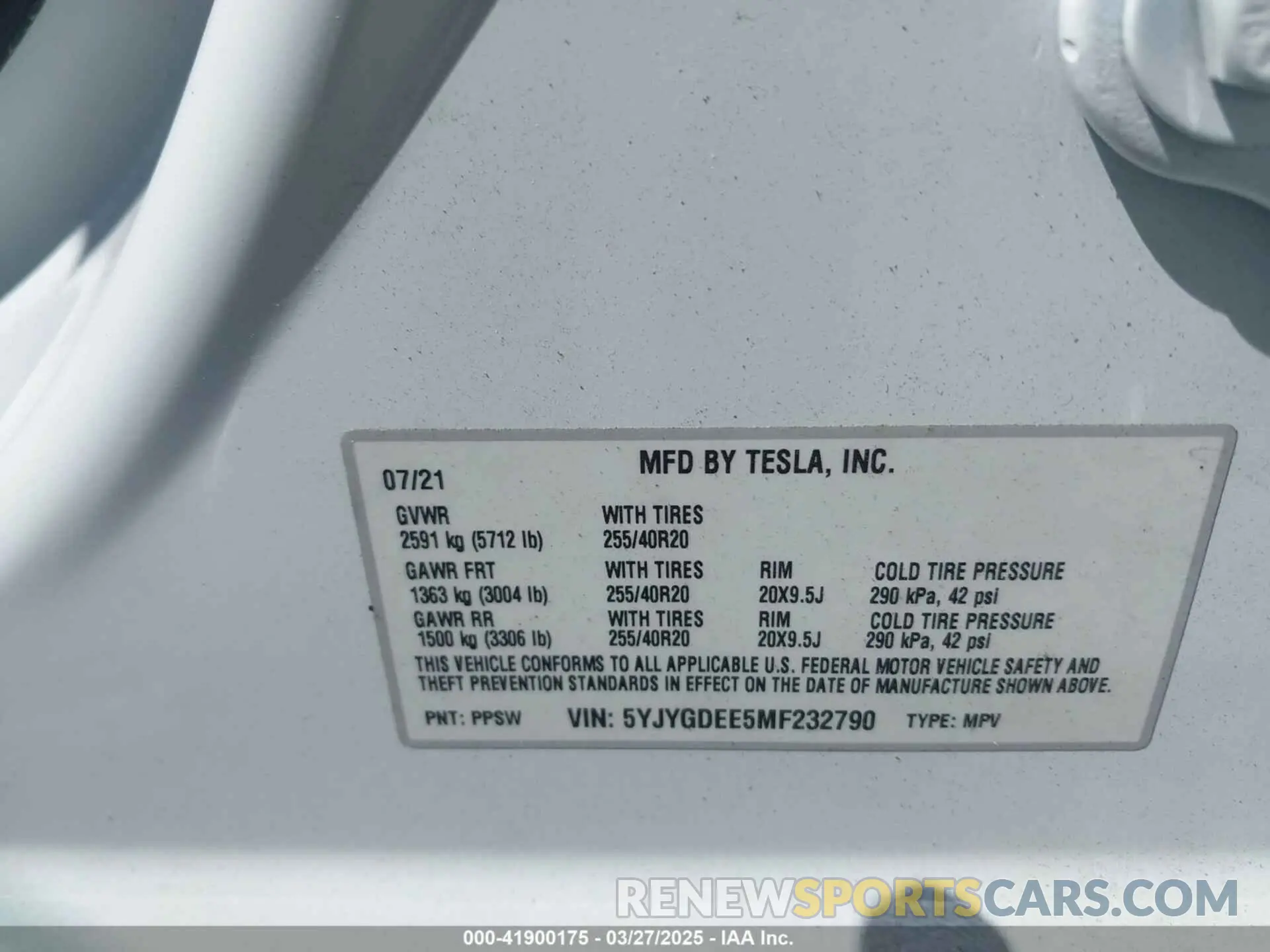 9 fotografías del automóvil dañado 5YJYGDEE5MF232790 TESLA MODEL Y 2021