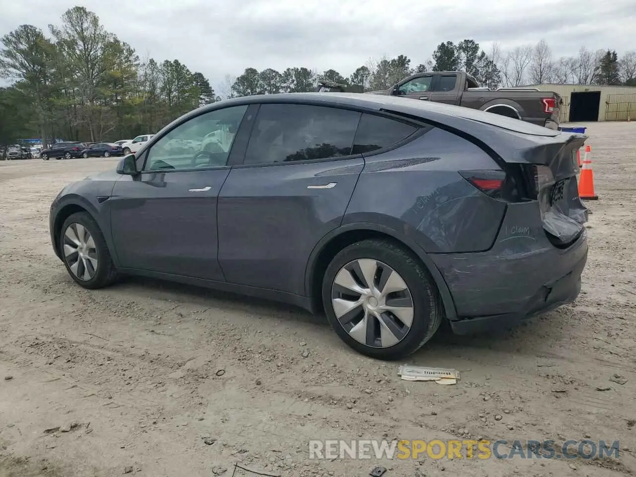 2 fotografías del automóvil dañado 5YJYGDEE5MF253106 TESLA MODEL Y 2021