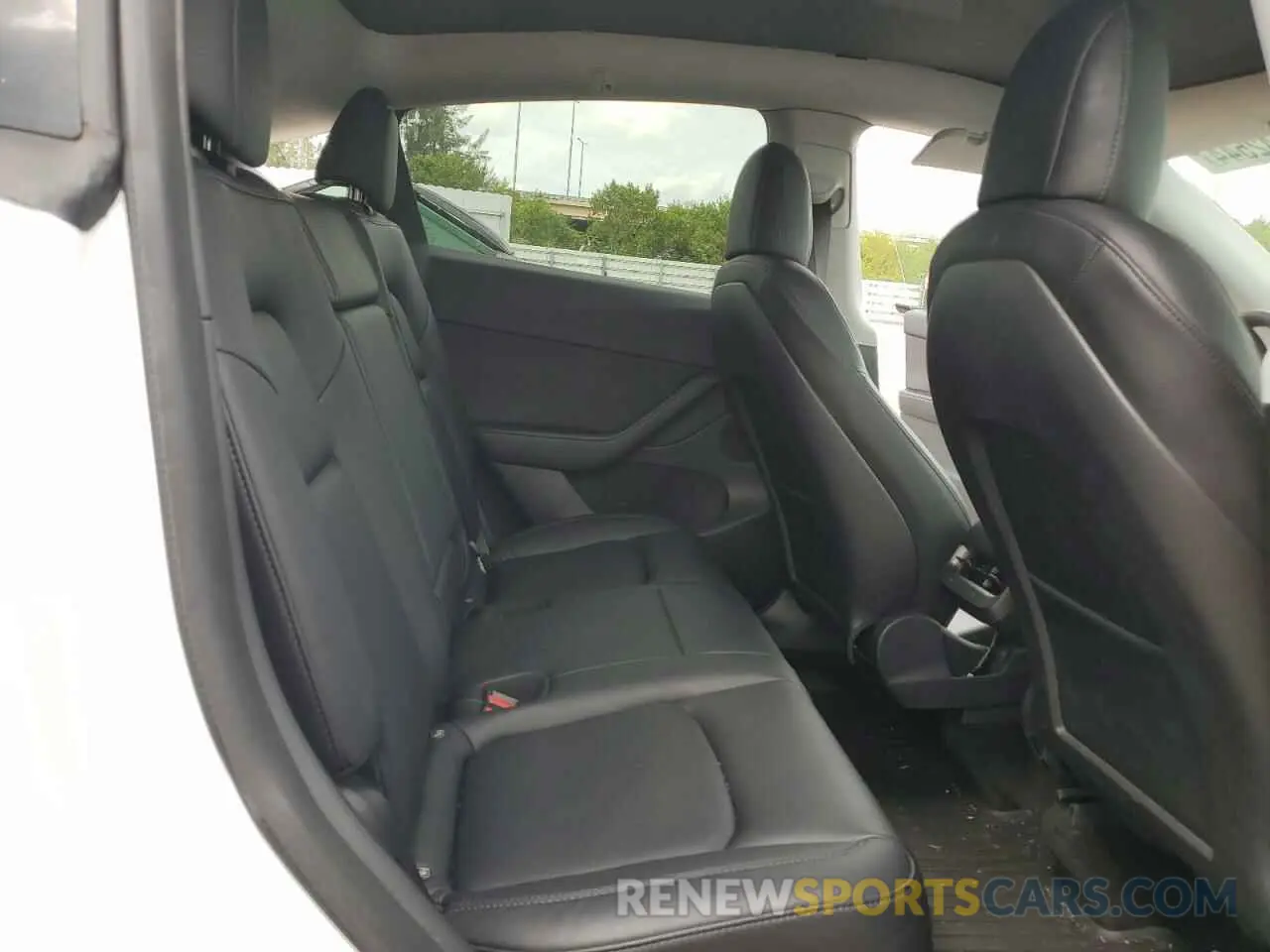 10 fotografías del automóvil dañado 5YJYGDEE5MF258600 TESLA MODEL Y 2021