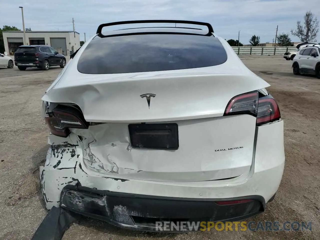 6 fotografías del automóvil dañado 5YJYGDEE5MF258600 TESLA MODEL Y 2021