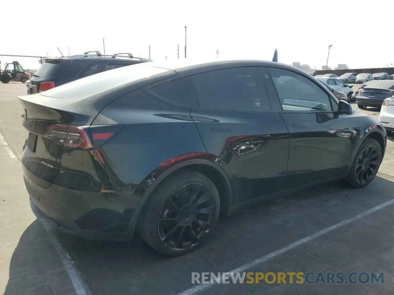 3 fotografías del automóvil dañado 5YJYGDEE5MF282363 TESLA MODEL Y 2021