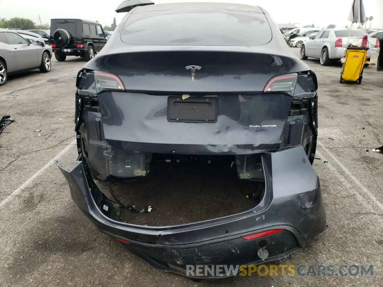 9 fotografías del automóvil dañado 5YJYGDEE5MF283741 TESLA MODEL Y 2021