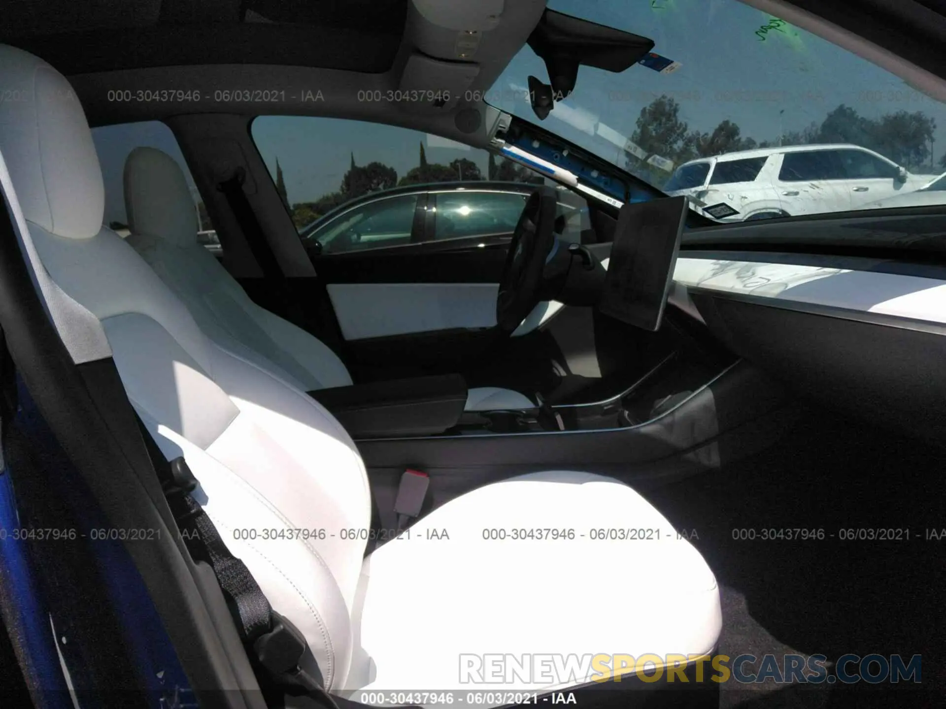5 fotografías del automóvil dañado 5YJYGDEE6MF075349 TESLA MODEL Y 2021