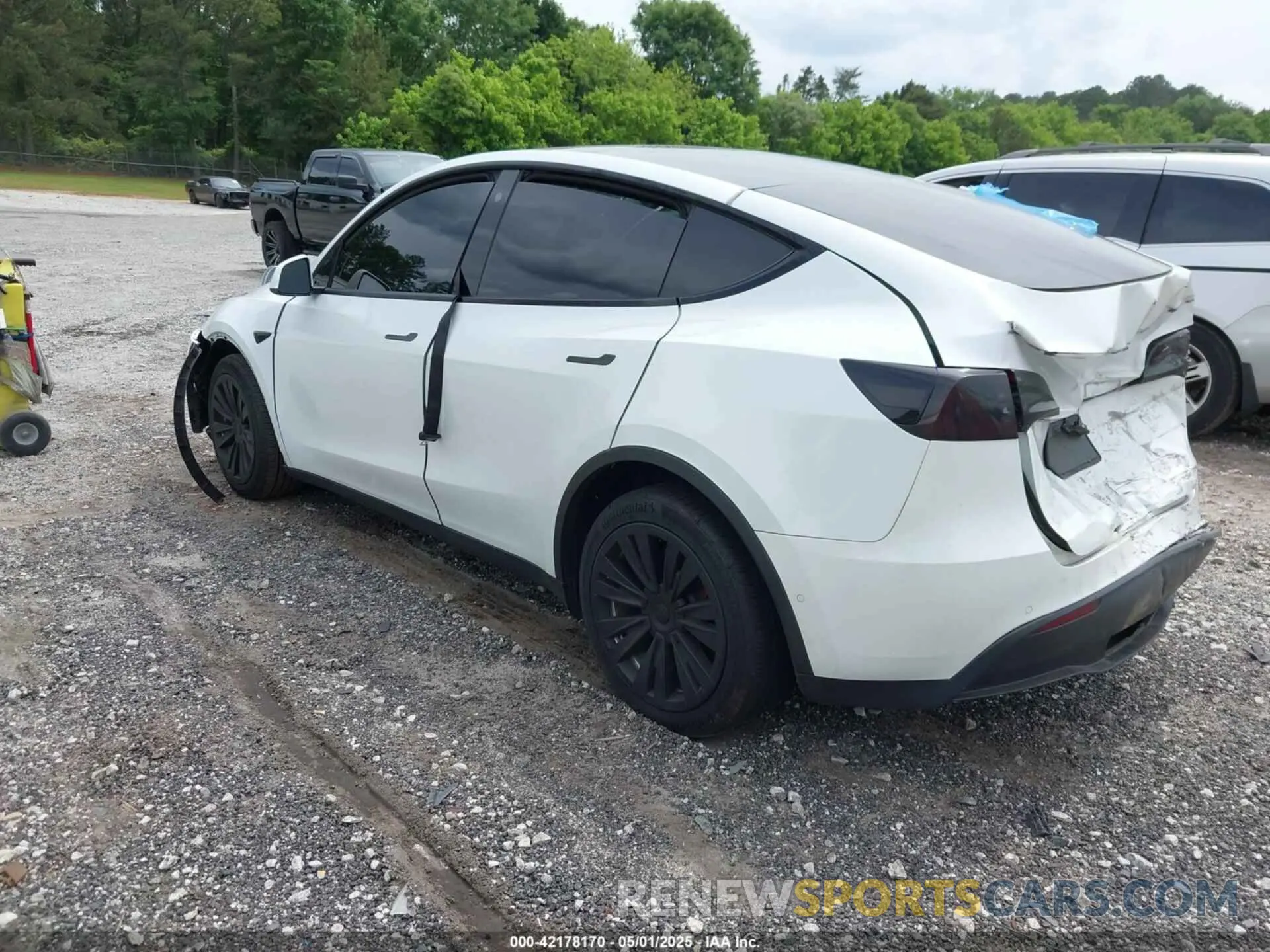 3 fotografías del automóvil dañado 5YJYGDEE6MF083029 TESLA MODEL Y 2021
