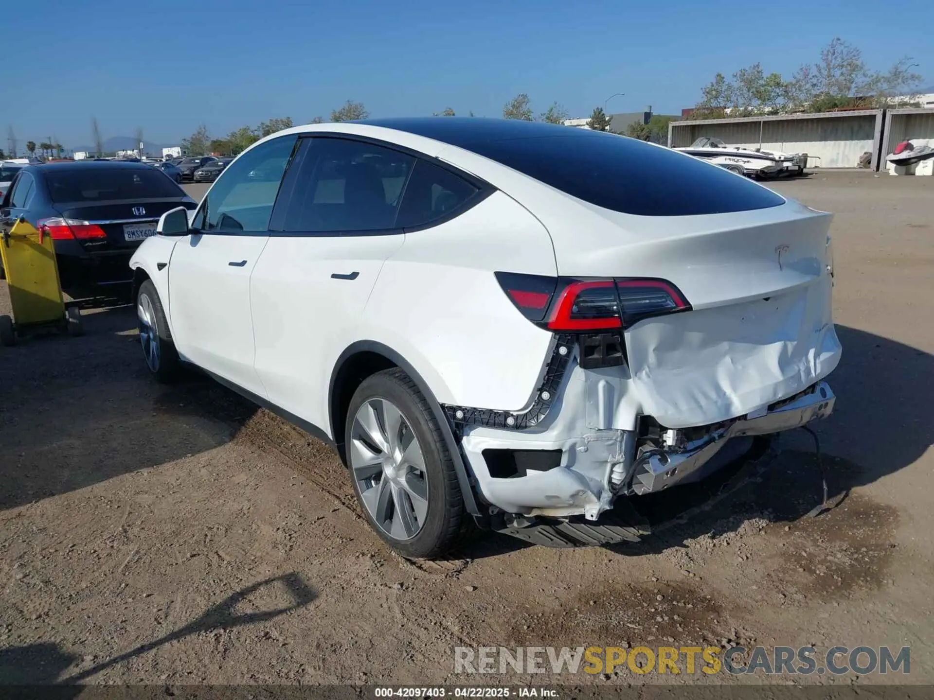 3 fotografías del automóvil dañado 5YJYGDEE6MF094788 TESLA MODEL Y 2021