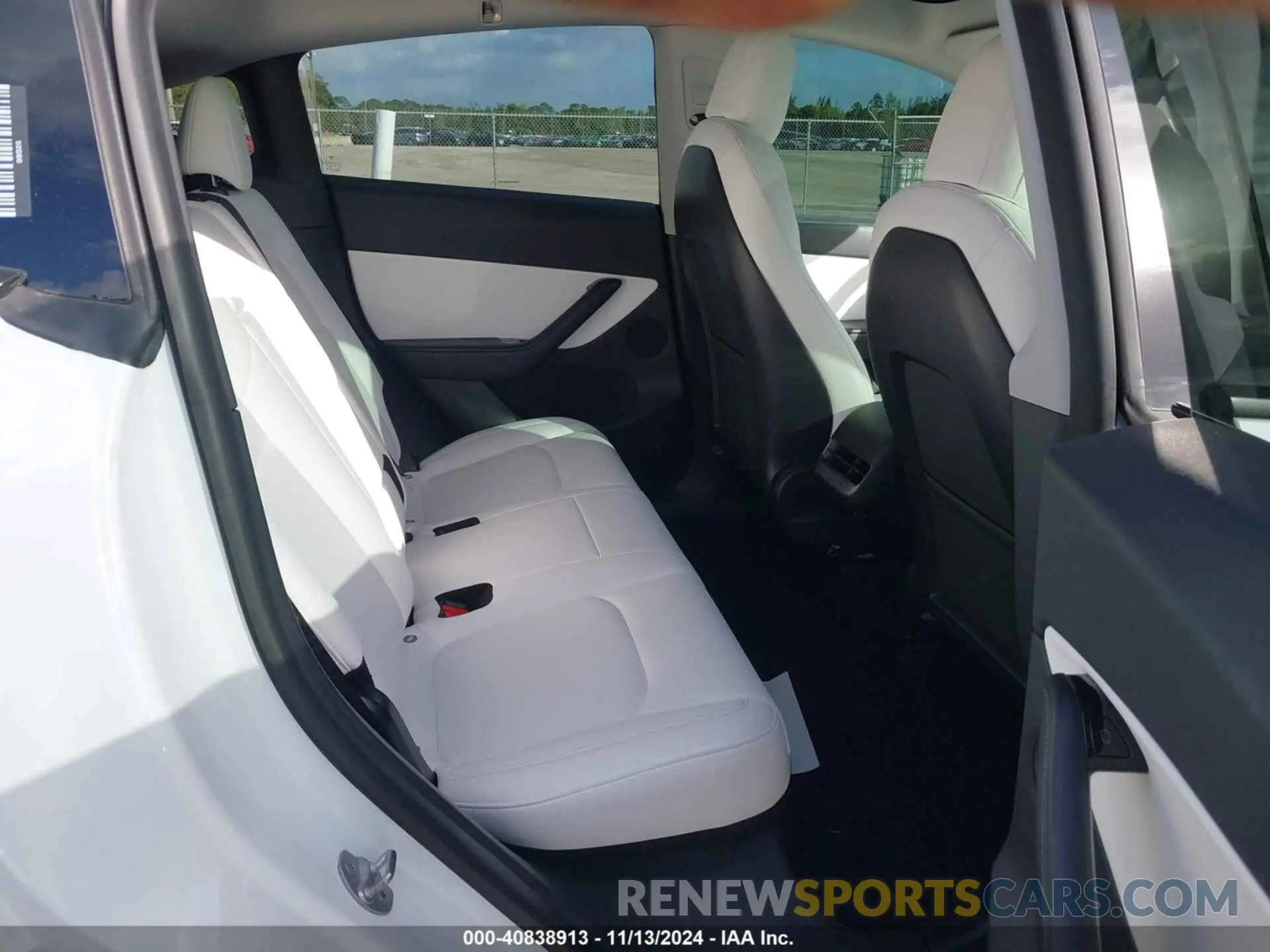 8 fotografías del automóvil dañado 5YJYGDEE6MF102873 TESLA MODEL Y 2021