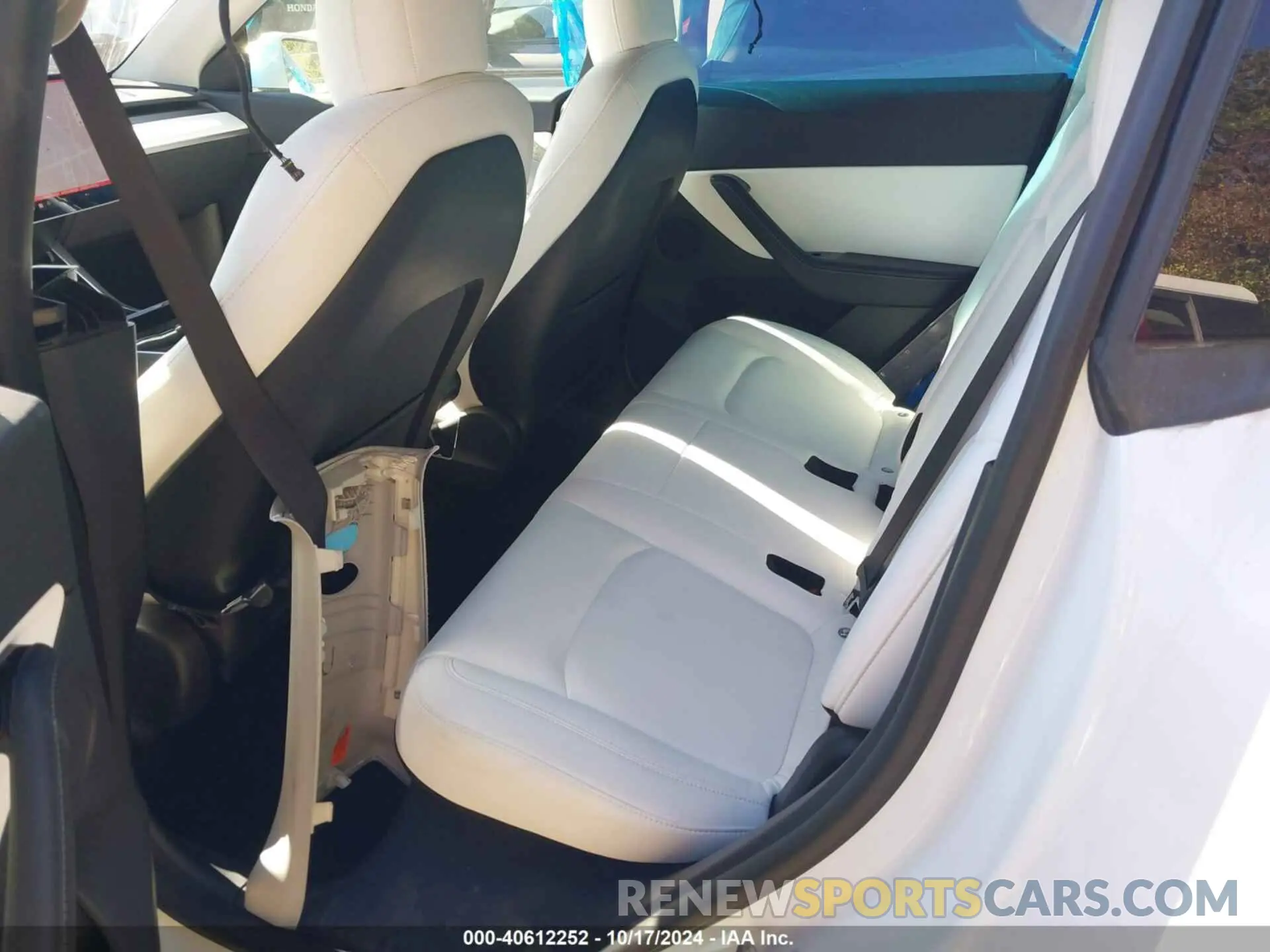 8 fotografías del automóvil dañado 5YJYGDEE6MF118121 TESLA MODEL Y 2021