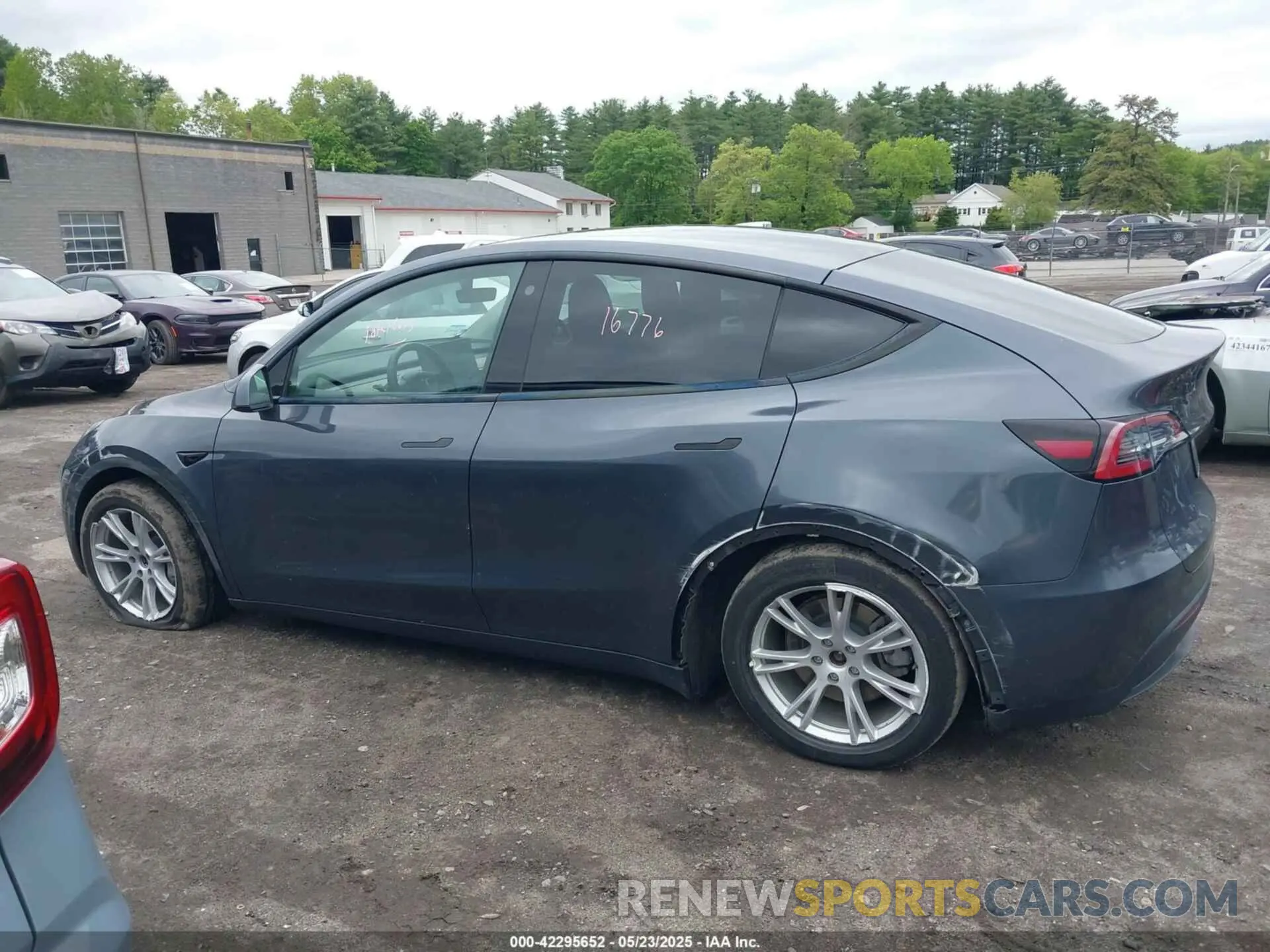 14 fotografías del automóvil dañado 5YJYGDEE6MF146341 TESLA MODEL Y 2021