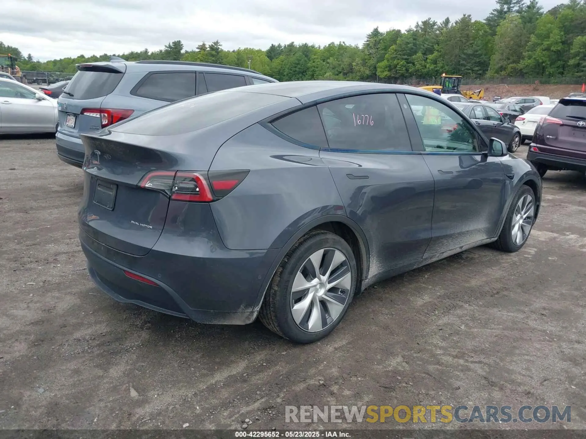4 fotografías del automóvil dañado 5YJYGDEE6MF146341 TESLA MODEL Y 2021