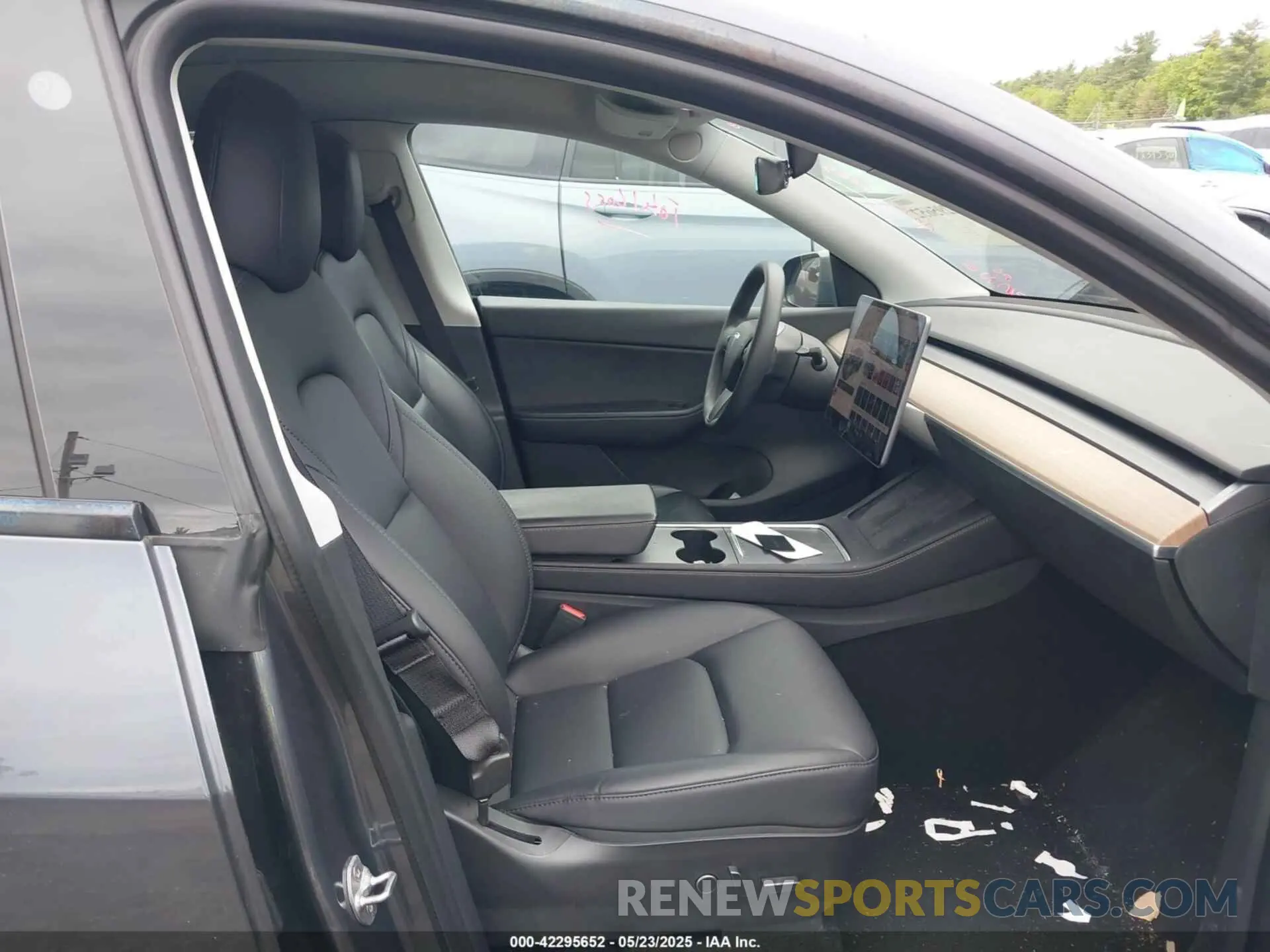 5 fotografías del automóvil dañado 5YJYGDEE6MF146341 TESLA MODEL Y 2021