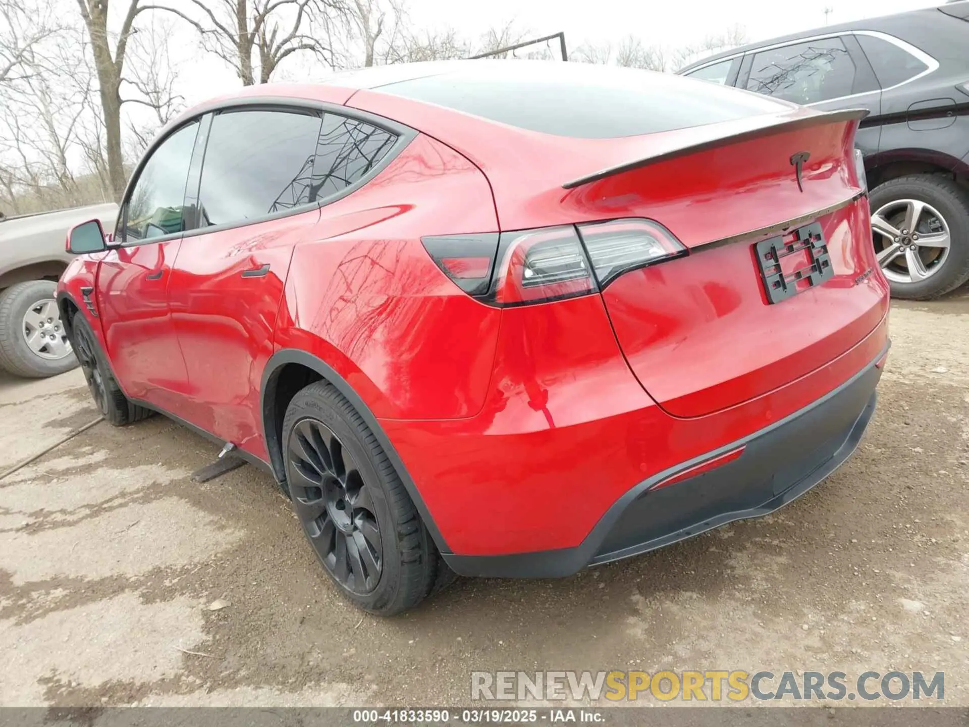 3 fotografías del automóvil dañado 5YJYGDEE6MF182238 TESLA MODEL Y 2021