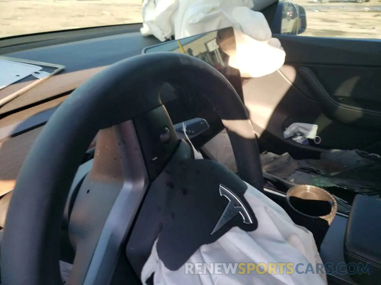 8 fotografías del automóvil dañado 5YJYGDEE6MF244995 TESLA MODEL Y 2021