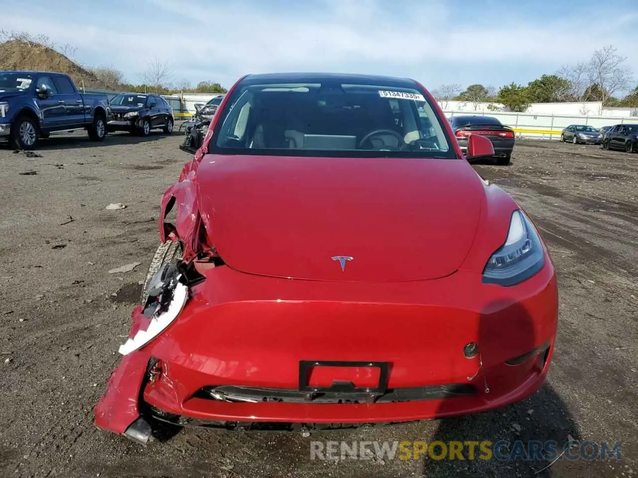 5 fotografías del automóvil dañado 5YJYGDEE6MF258475 TESLA MODEL Y 2021