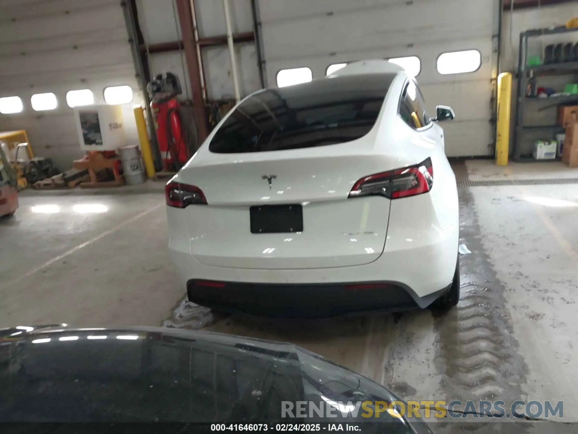 16 fotografías del automóvil dañado 5YJYGDEE7MF074713 TESLA MODEL Y 2021