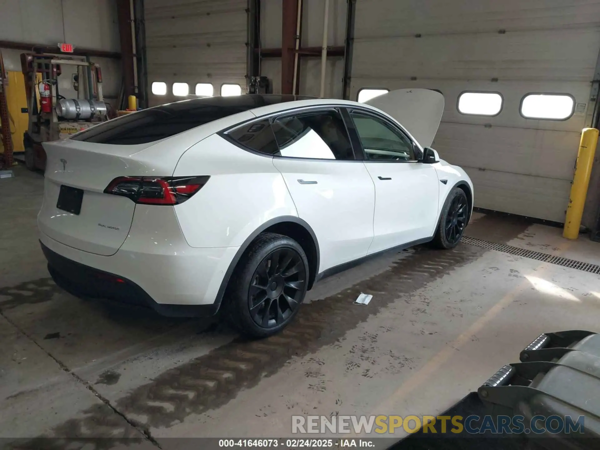 4 fotografías del automóvil dañado 5YJYGDEE7MF074713 TESLA MODEL Y 2021