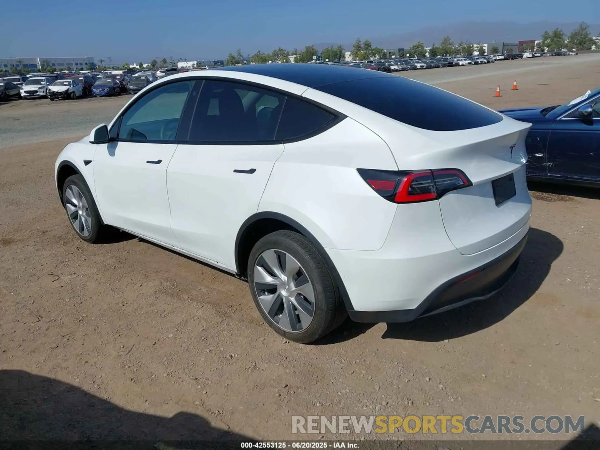 3 fotografías del automóvil dañado 5YJYGDEE7MF085758 TESLA MODEL Y 2021