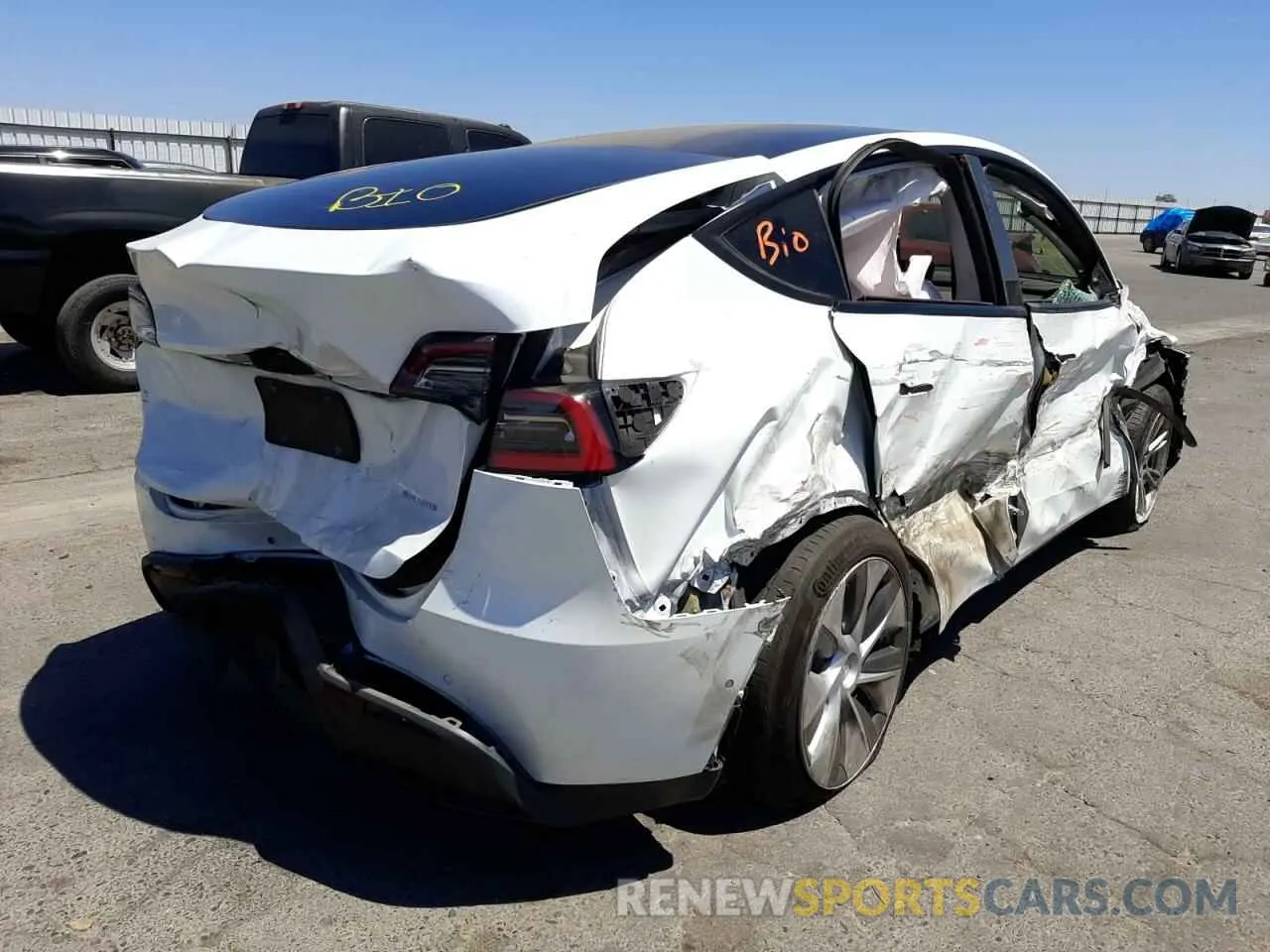4 fotografías del automóvil dañado 5YJYGDEE7MF096601 TESLA MODEL Y 2021