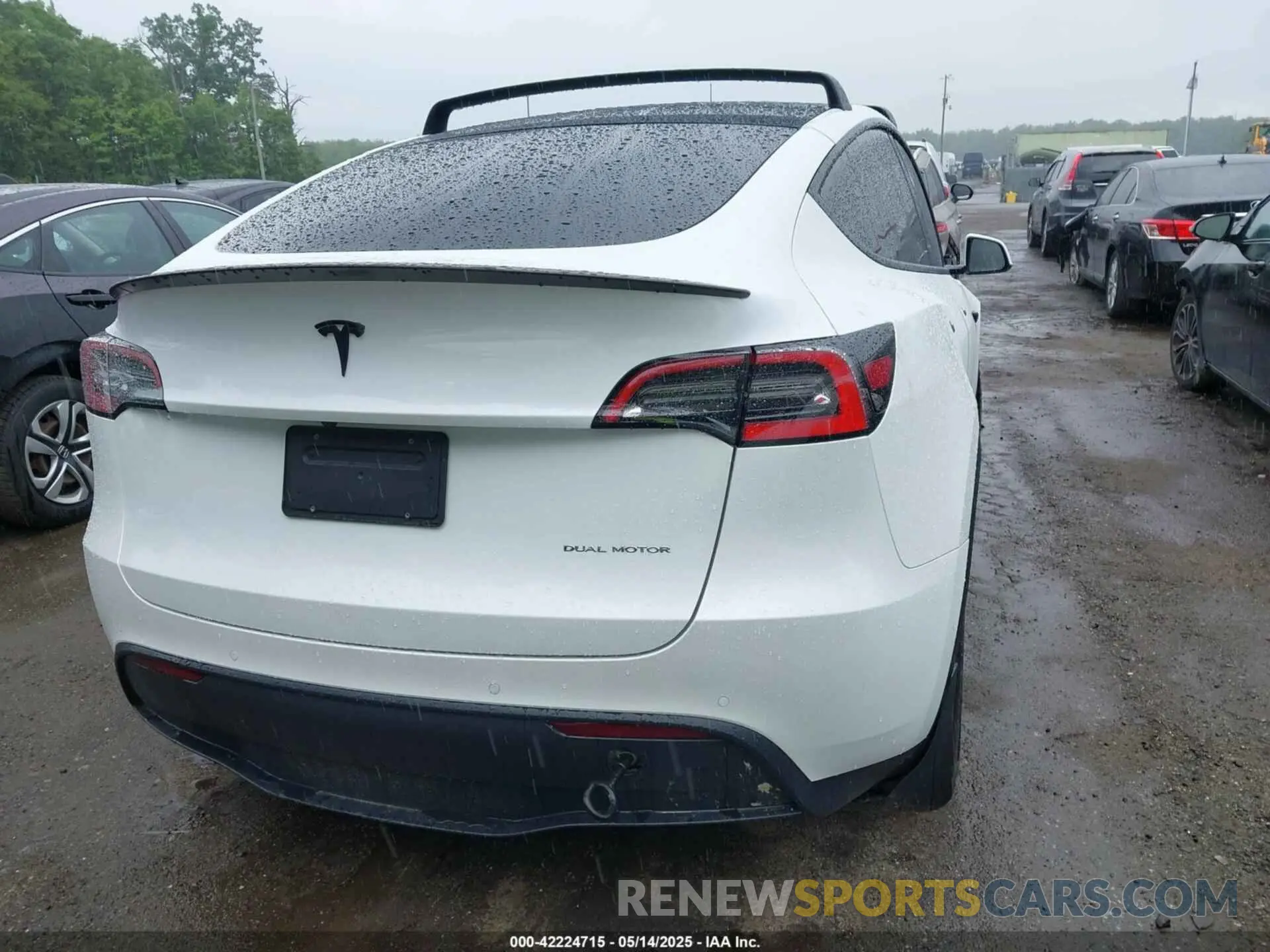 15 fotografías del automóvil dañado 5YJYGDEE7MF108245 TESLA MODEL Y 2021