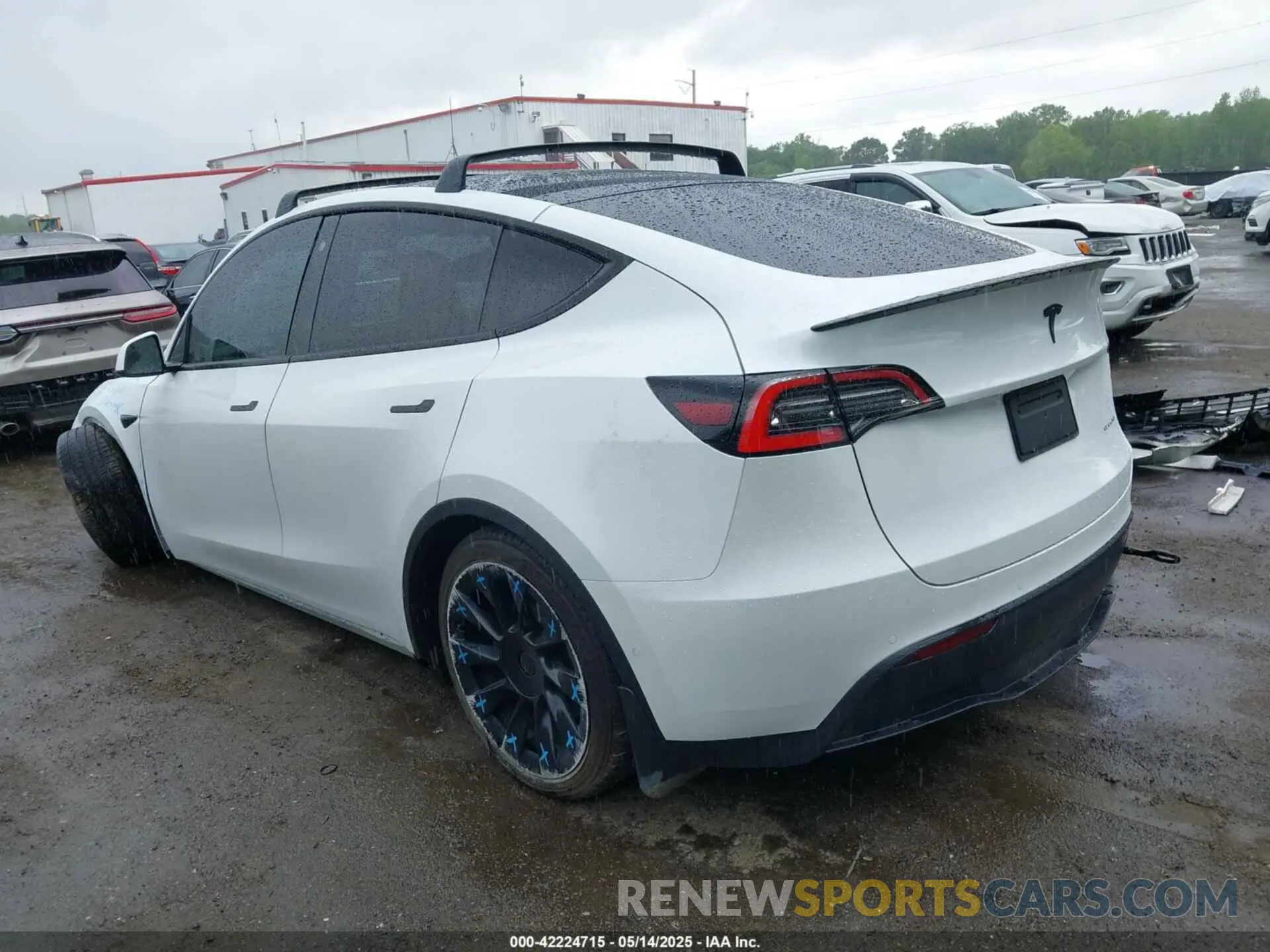 3 fotografías del automóvil dañado 5YJYGDEE7MF108245 TESLA MODEL Y 2021