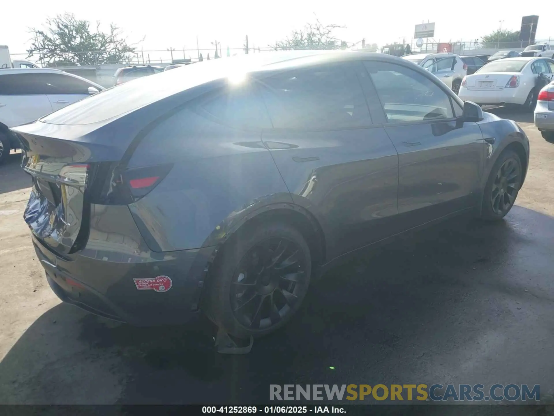 4 fotografías del automóvil dañado 5YJYGDEE7MF149037 TESLA MODEL Y 2021