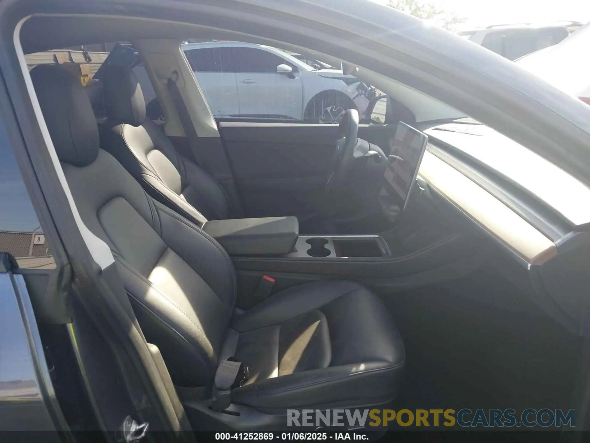 5 fotografías del automóvil dañado 5YJYGDEE7MF149037 TESLA MODEL Y 2021