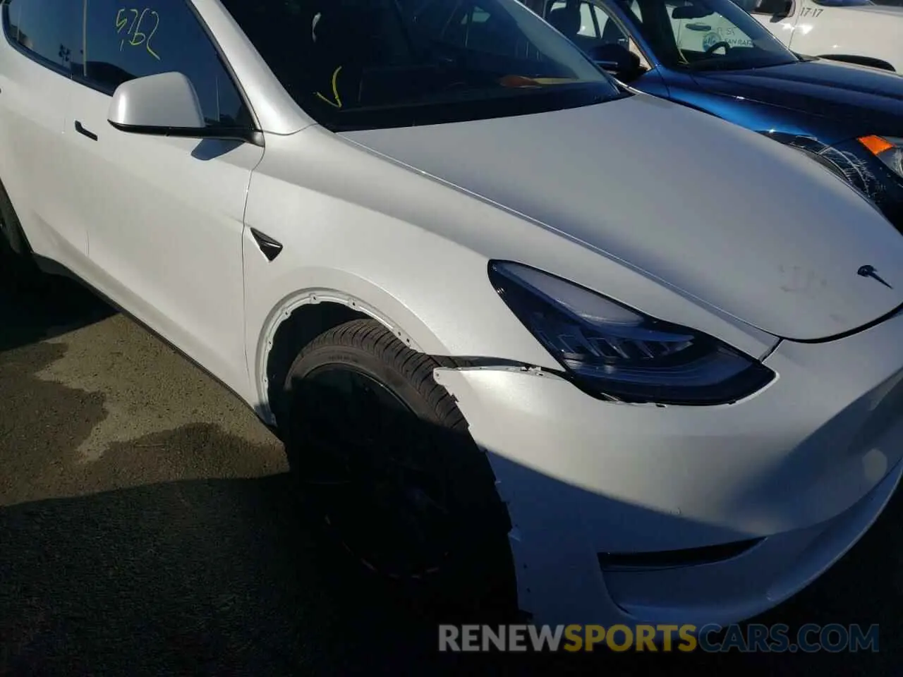 9 fotografías del automóvil dañado 5YJYGDEE7MF217529 TESLA MODEL Y 2021