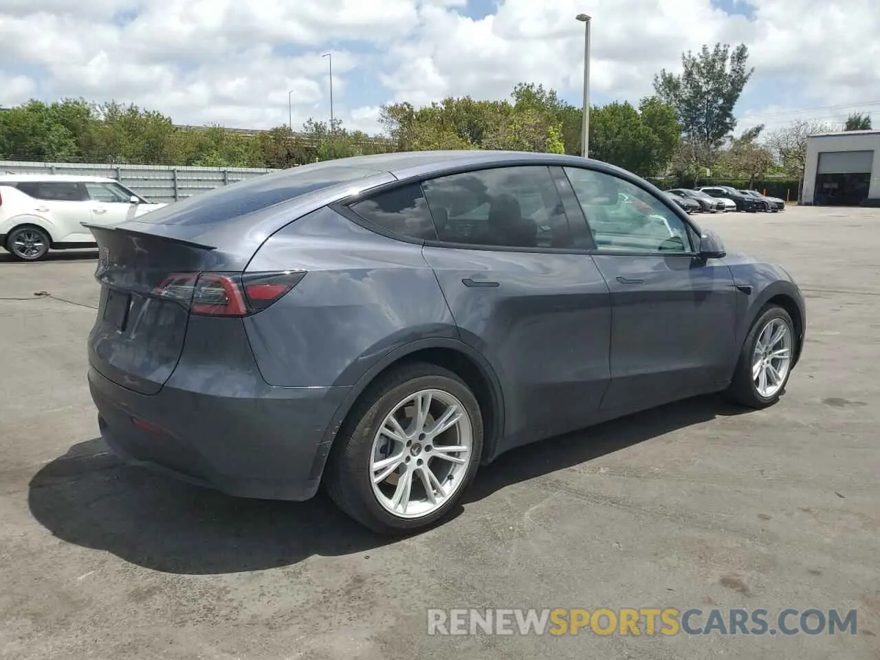 3 fotografías del automóvil dañado 5YJYGDEE7MF262177 TESLA MODEL Y 2021