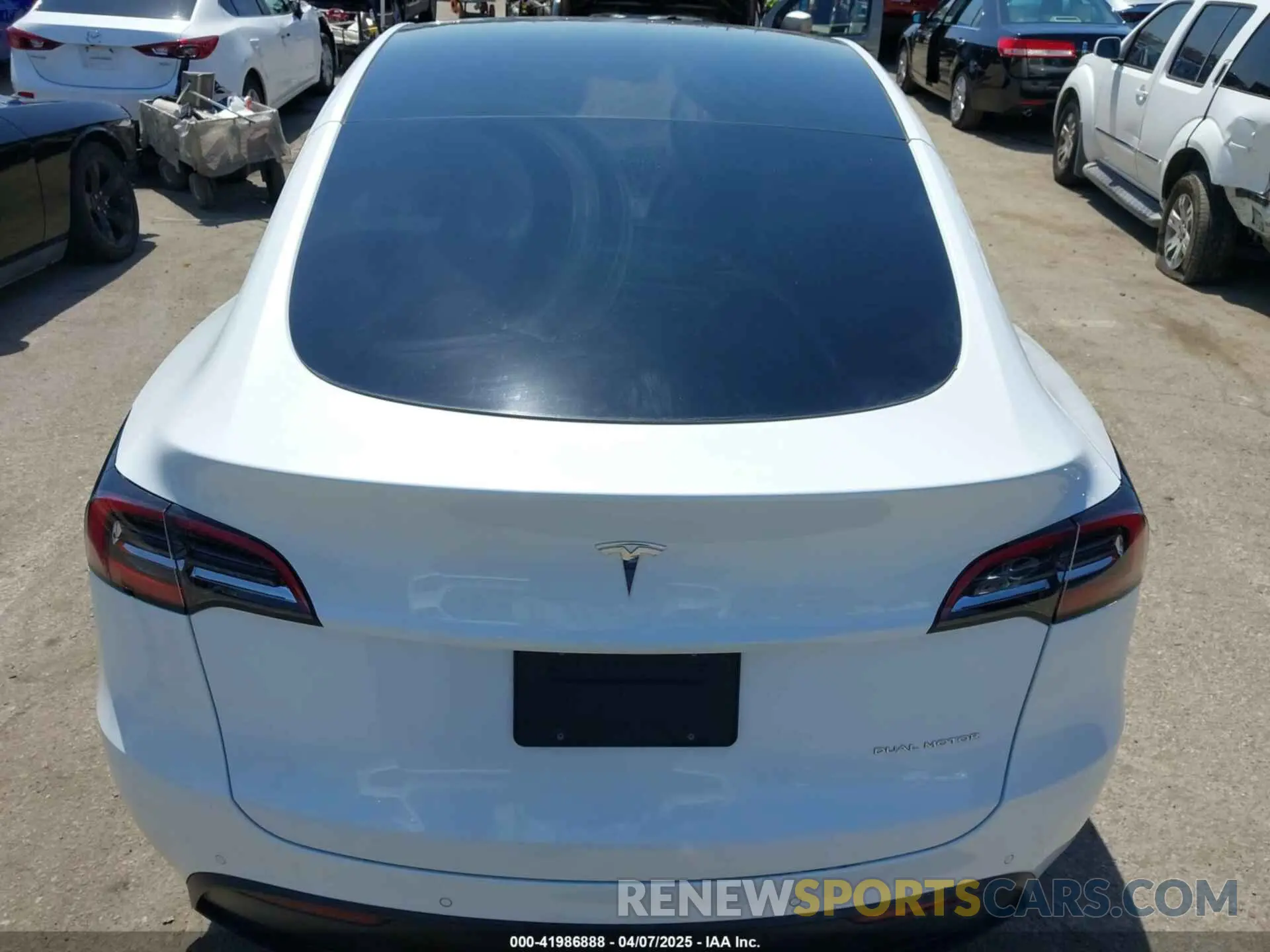 16 fotografías del automóvil dañado 5YJYGDEE7MF279223 TESLA MODEL Y 2021