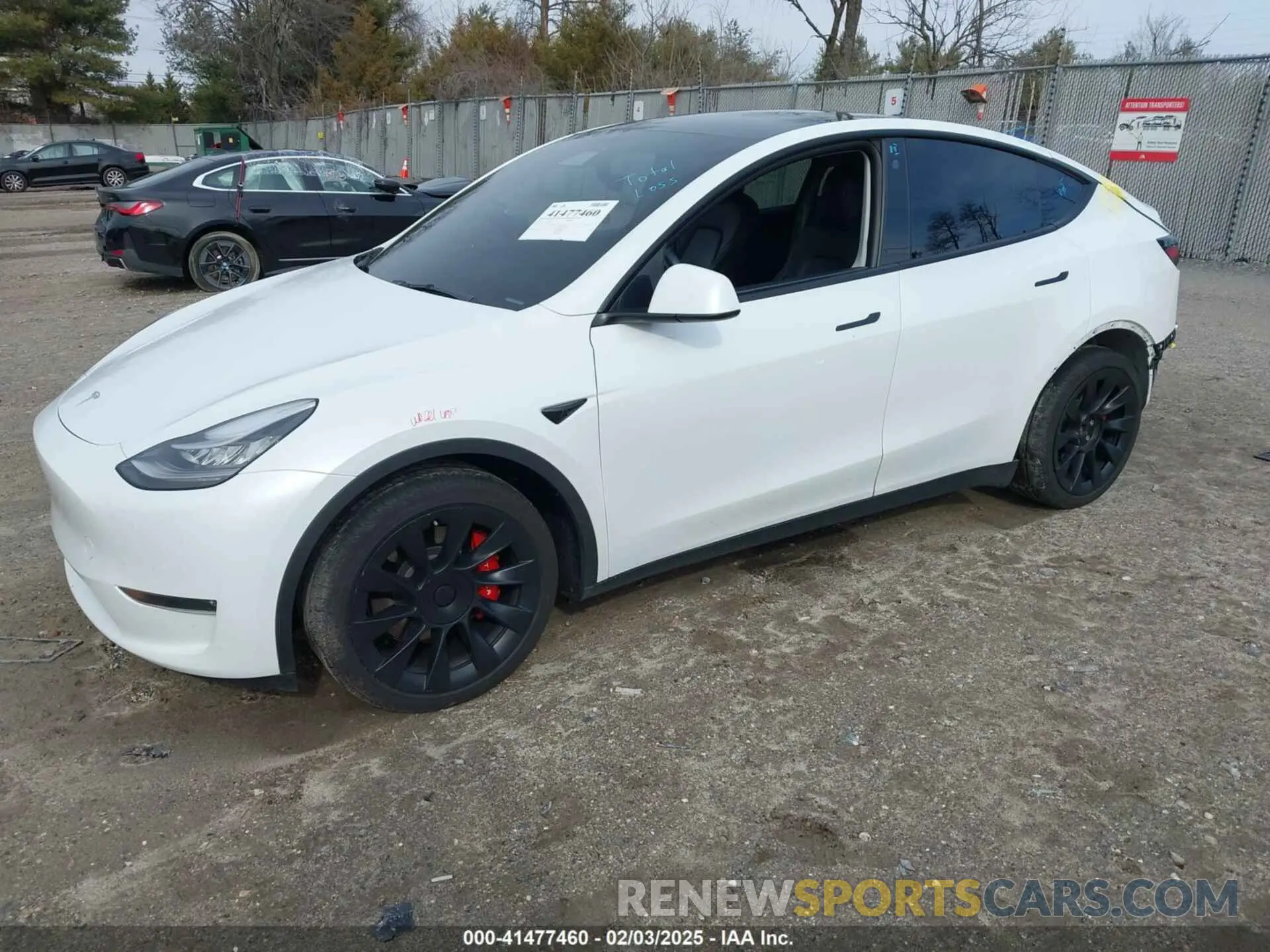 2 fotografías del automóvil dañado 5YJYGDEE7MF299522 TESLA MODEL Y 2021