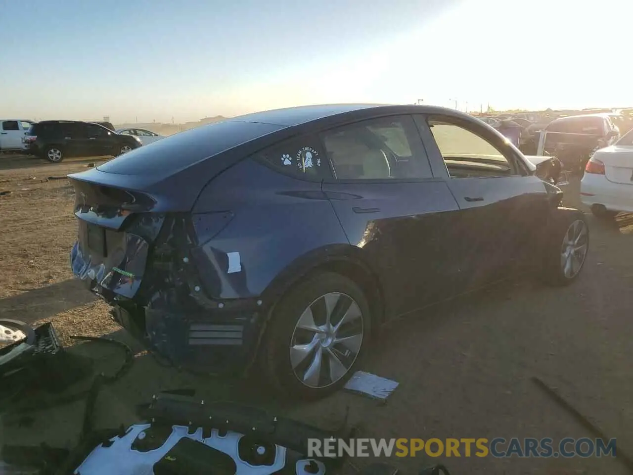 3 fotografías del automóvil dañado 5YJYGDEE8MF071822 TESLA MODEL Y 2021
