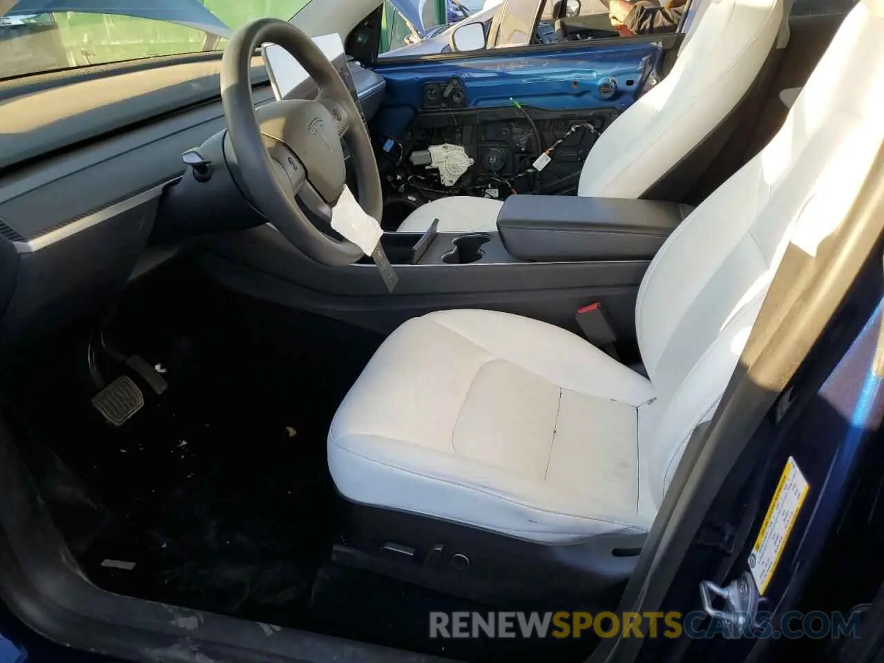 7 fotografías del automóvil dañado 5YJYGDEE8MF071822 TESLA MODEL Y 2021