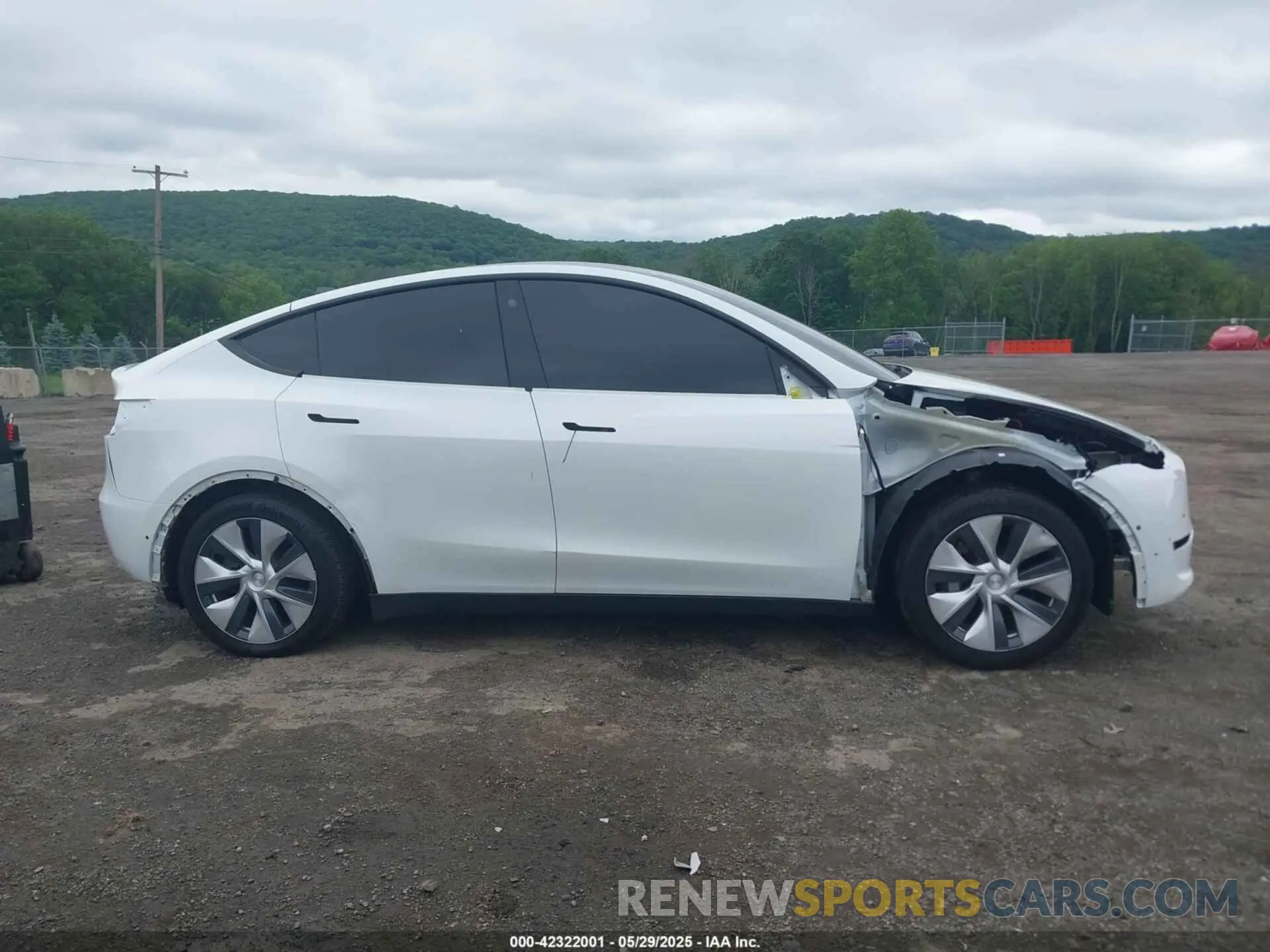 14 fotografías del automóvil dañado 5YJYGDEE8MF085574 TESLA MODEL Y 2021