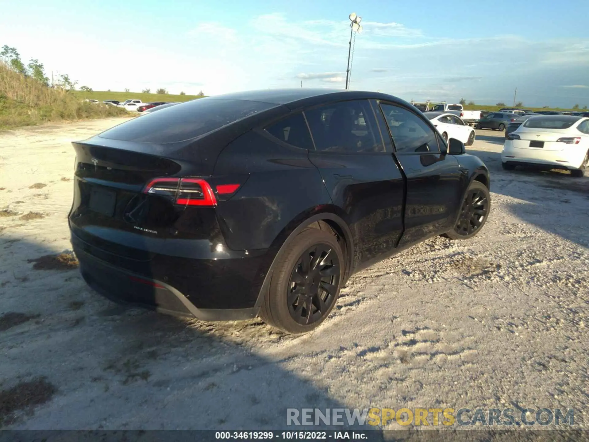 4 fotografías del automóvil dañado 5YJYGDEE8MF092539 TESLA MODEL Y 2021