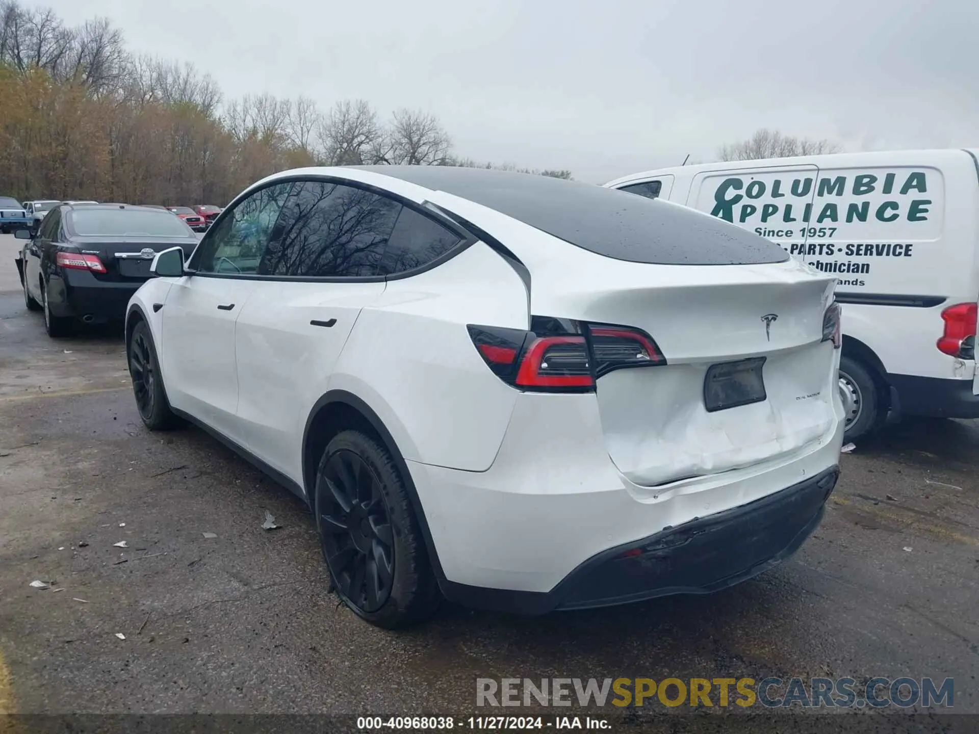 3 fotografías del automóvil dañado 5YJYGDEE8MF100378 TESLA MODEL Y 2021