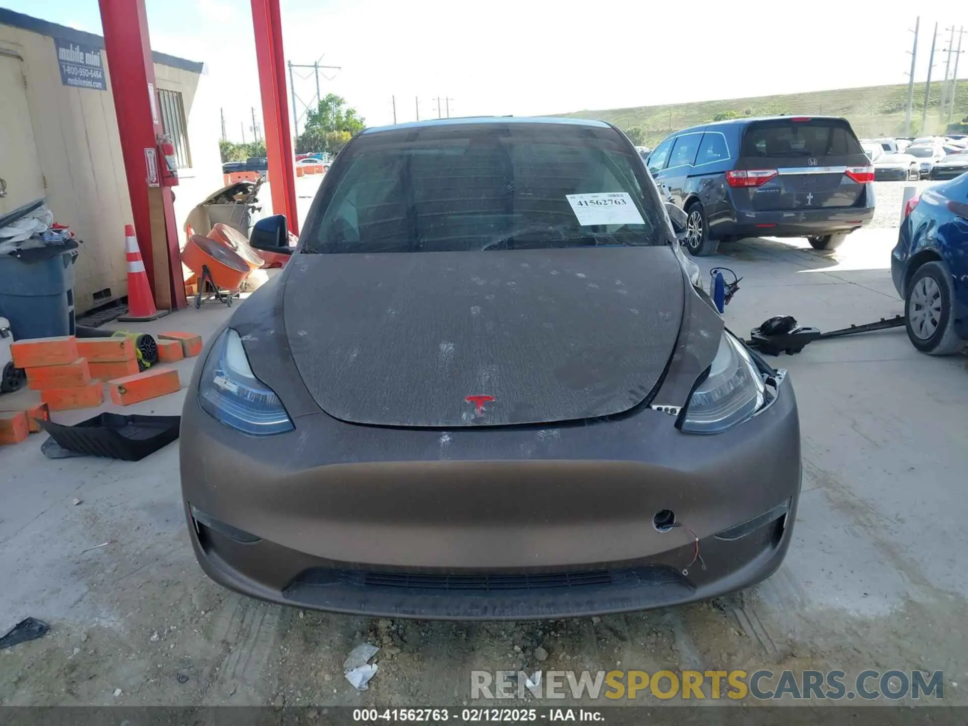 11 fotografías del automóvil dañado 5YJYGDEE8MF140038 TESLA MODEL Y 2021