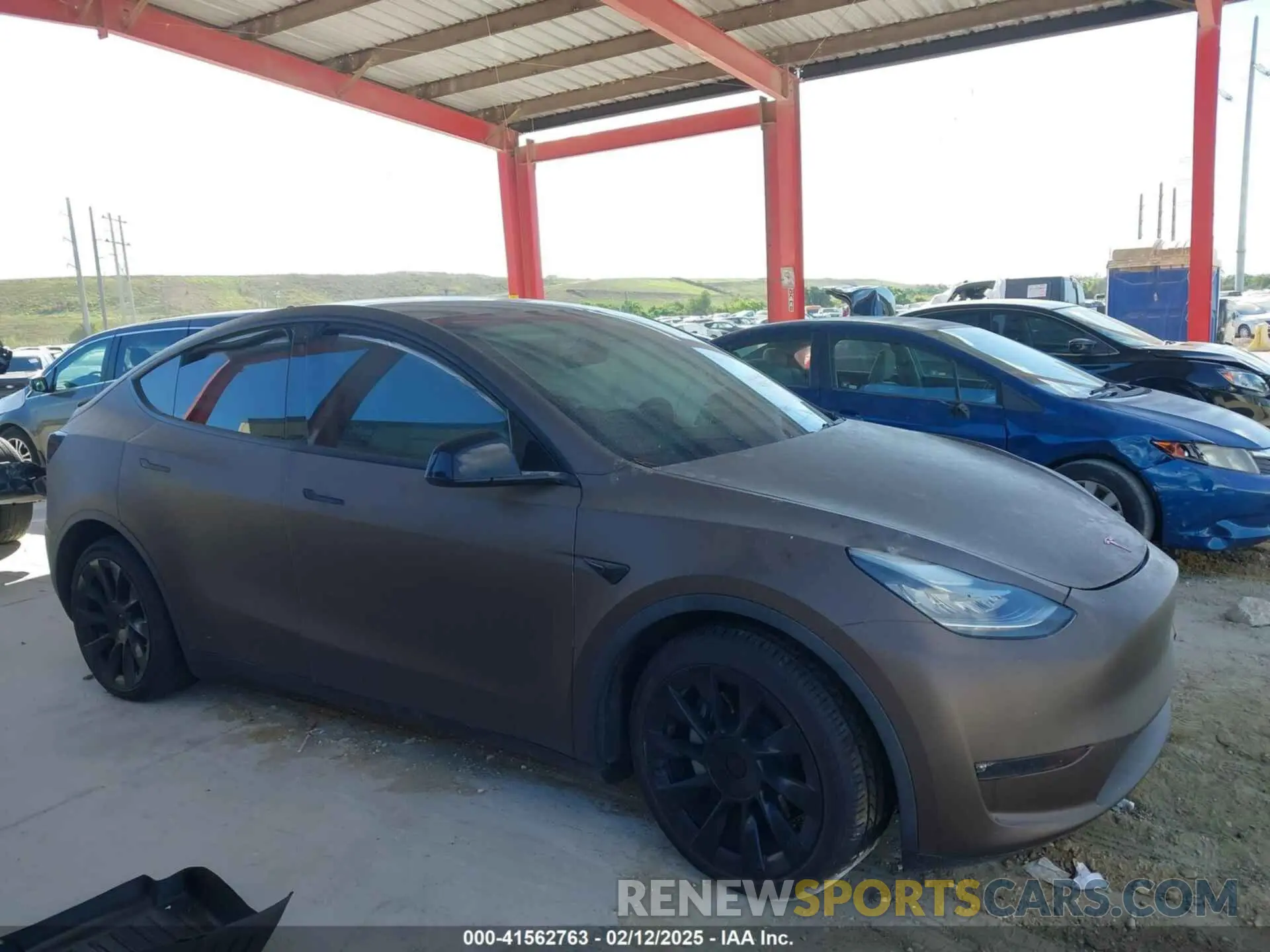 12 fotografías del automóvil dañado 5YJYGDEE8MF140038 TESLA MODEL Y 2021