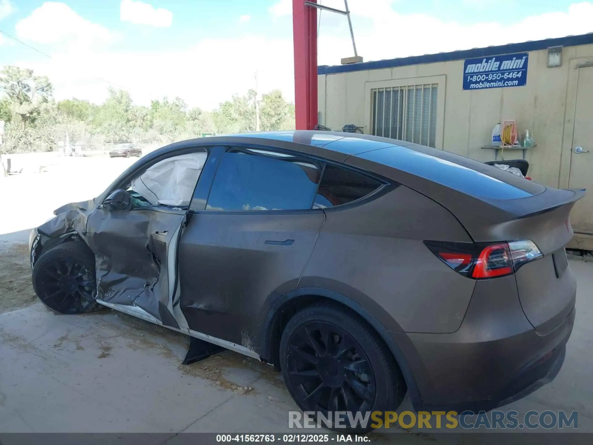 13 fotografías del automóvil dañado 5YJYGDEE8MF140038 TESLA MODEL Y 2021
