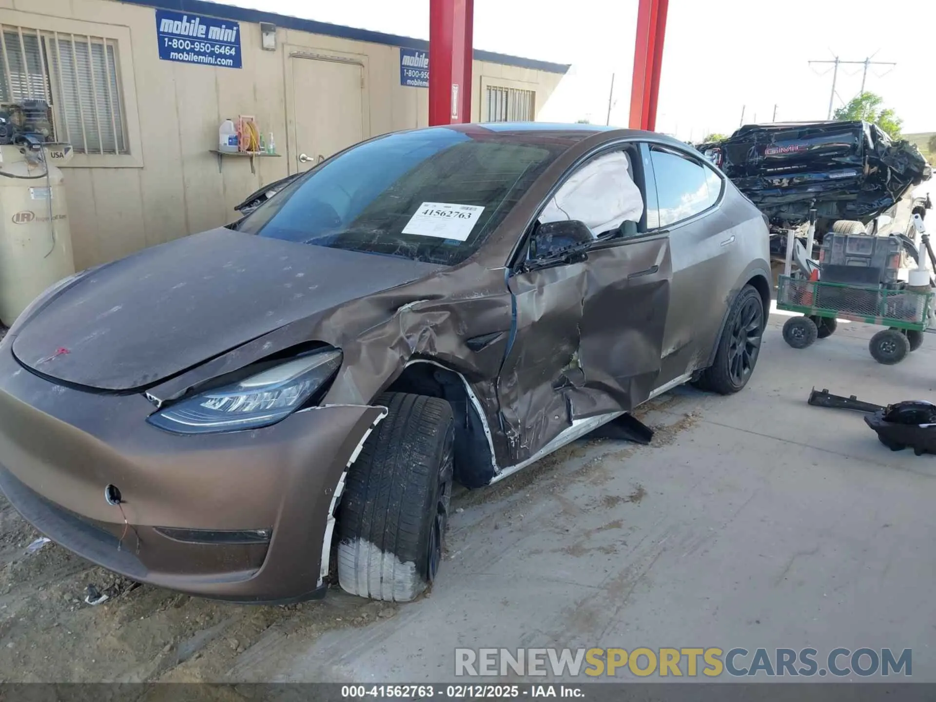6 fotografías del automóvil dañado 5YJYGDEE8MF140038 TESLA MODEL Y 2021