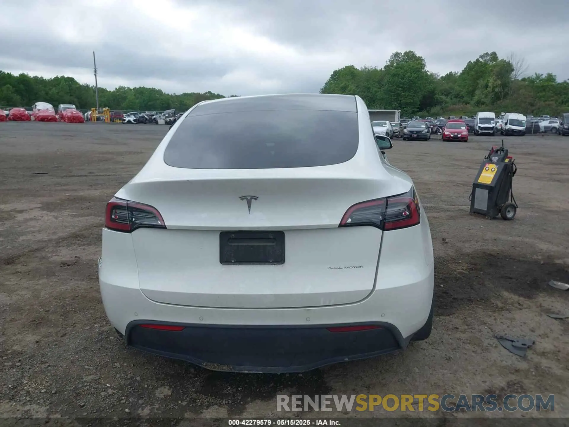 17 fotografías del automóvil dañado 5YJYGDEE8MF151699 TESLA MODEL Y 2021