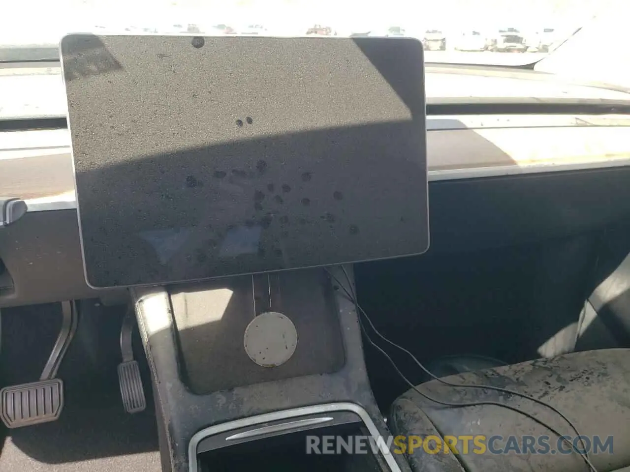 9 fotografías del automóvil dañado 5YJYGDEE8MF207009 TESLA MODEL Y 2021