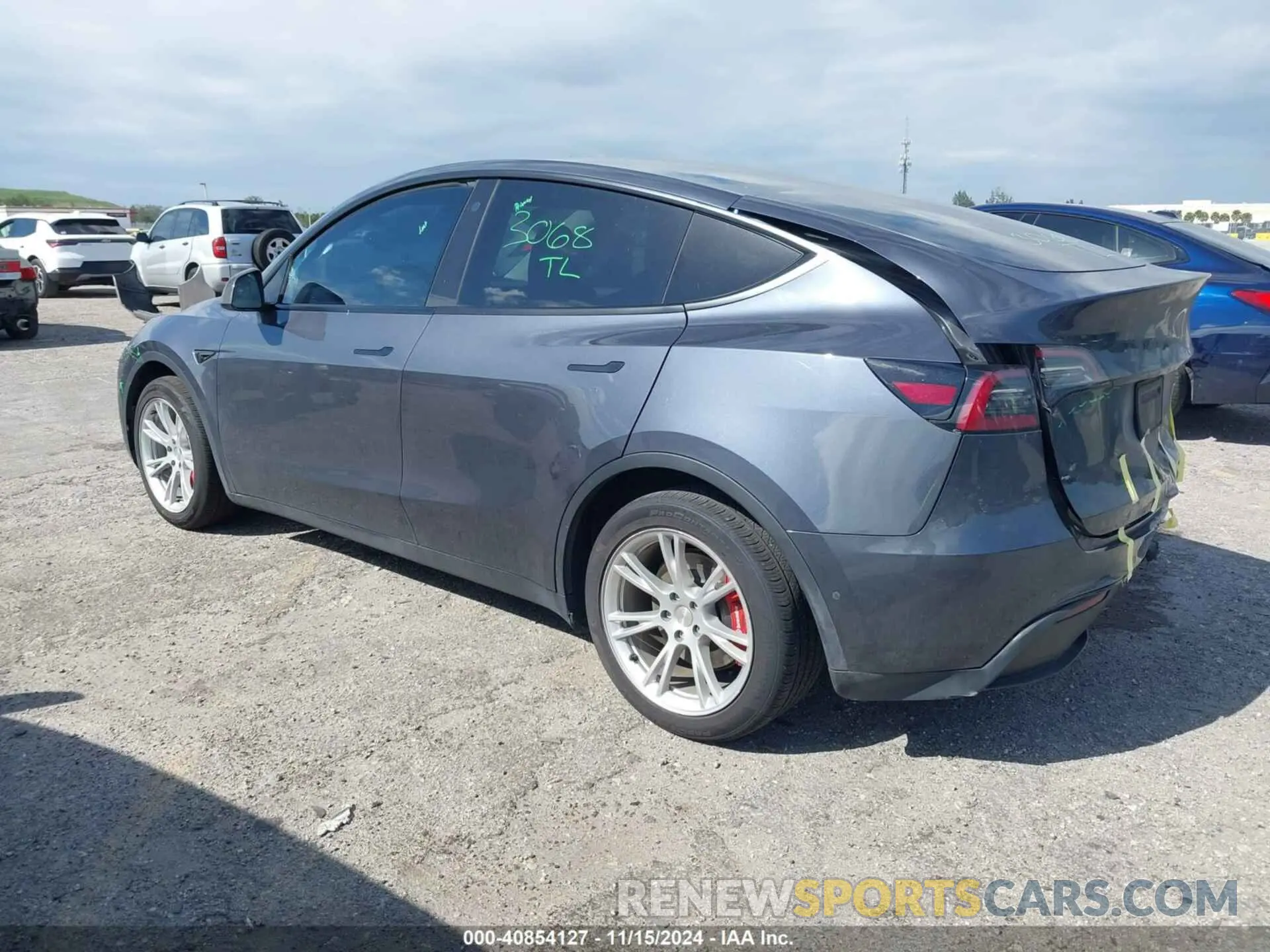 3 fotografías del automóvil dañado 5YJYGDEE8MF262768 TESLA MODEL Y 2021