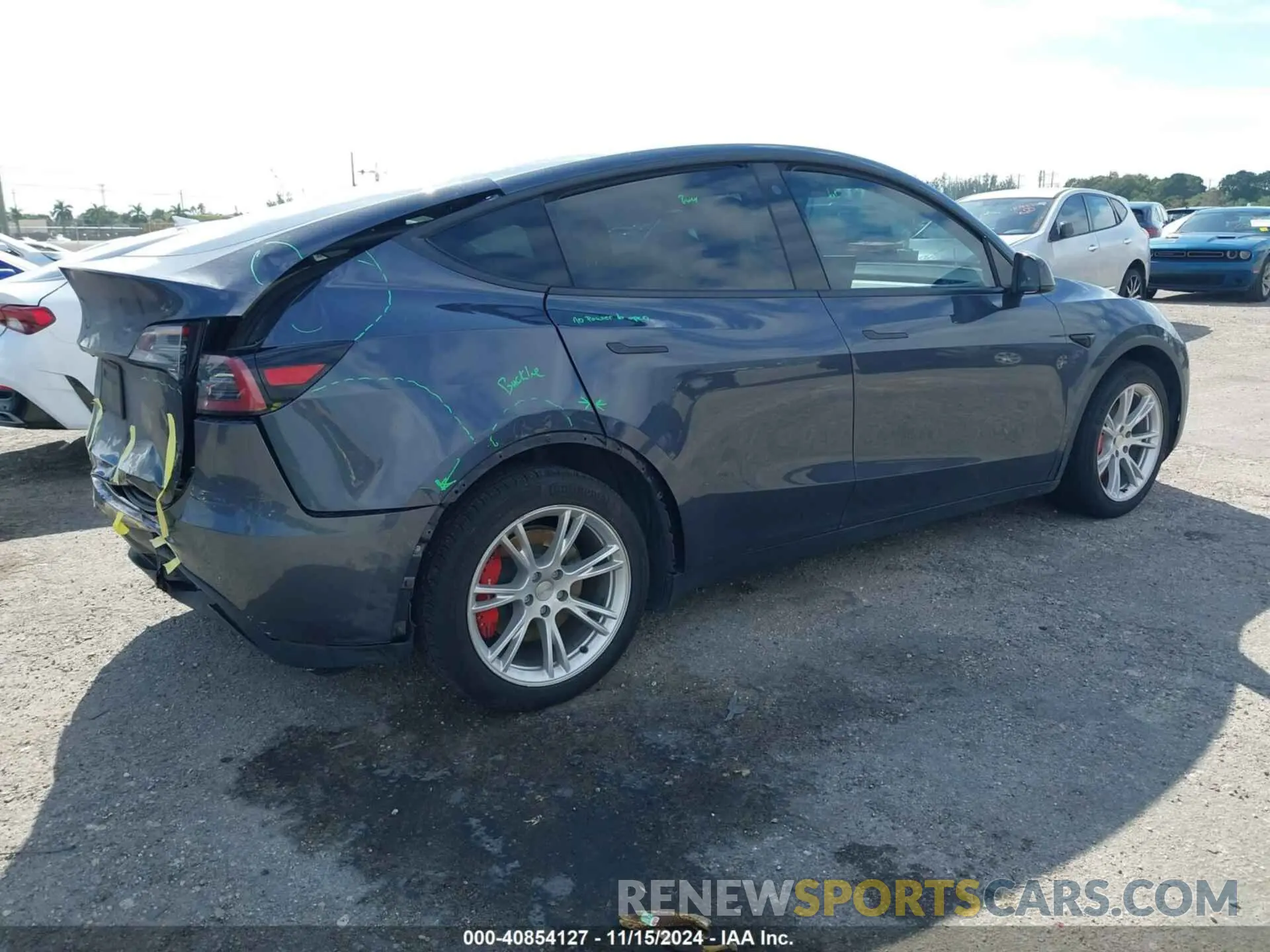 4 fotografías del automóvil dañado 5YJYGDEE8MF262768 TESLA MODEL Y 2021