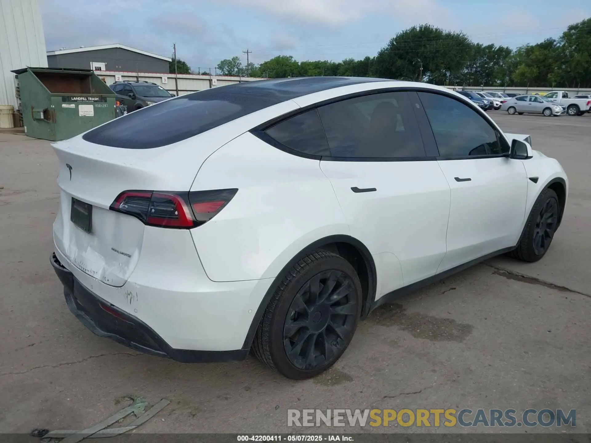 4 fotografías del automóvil dañado 5YJYGDEE8MF266075 TESLA MODEL Y 2021