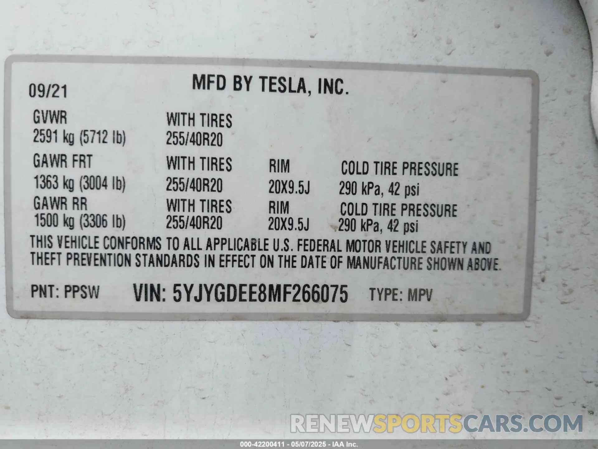 9 fotografías del automóvil dañado 5YJYGDEE8MF266075 TESLA MODEL Y 2021