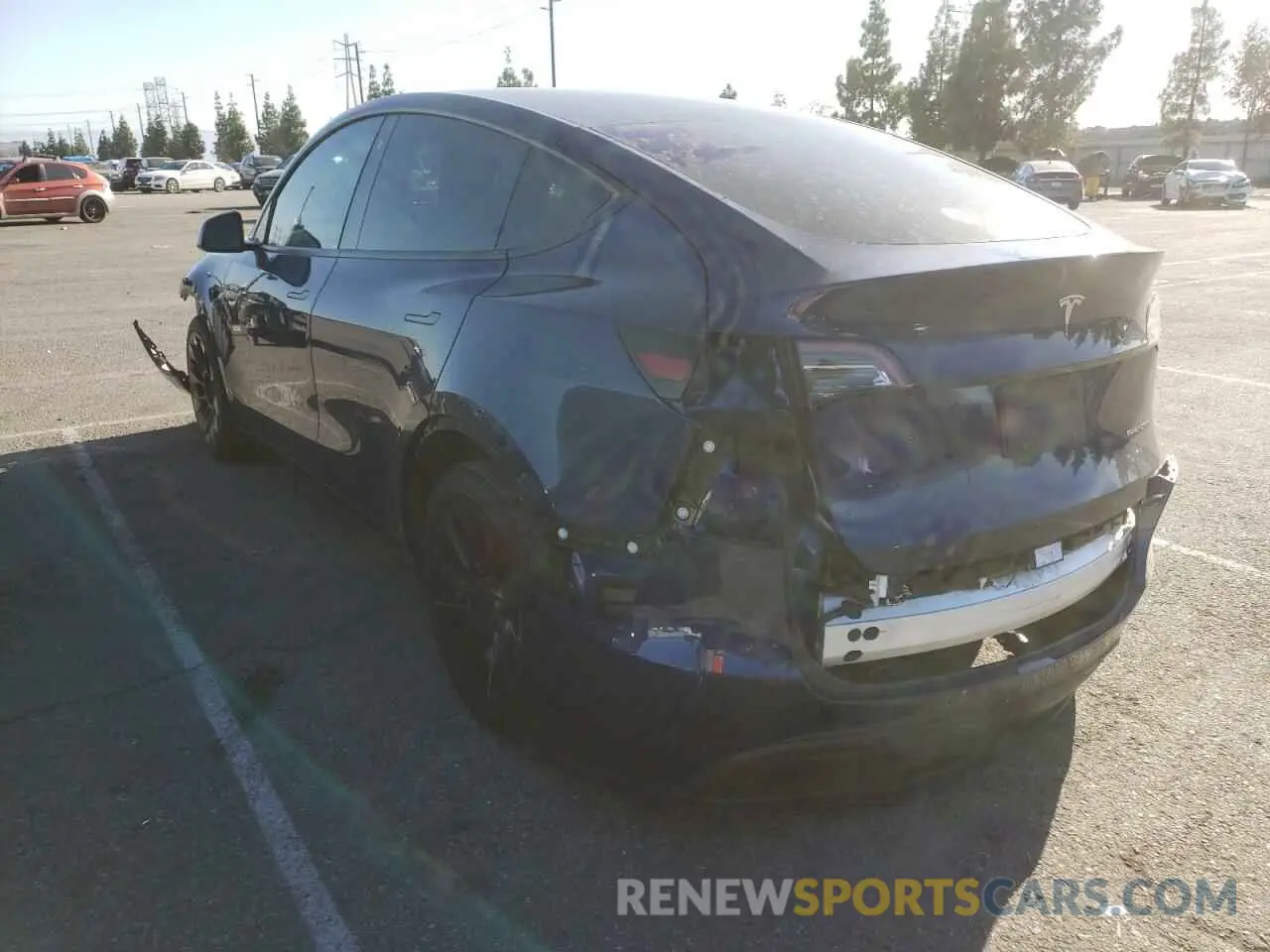 3 fotografías del automóvil dañado 5YJYGDEE8MF266996 TESLA MODEL Y 2021