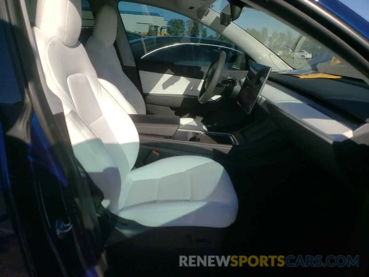 5 fotografías del automóvil dañado 5YJYGDEE8MF266996 TESLA MODEL Y 2021