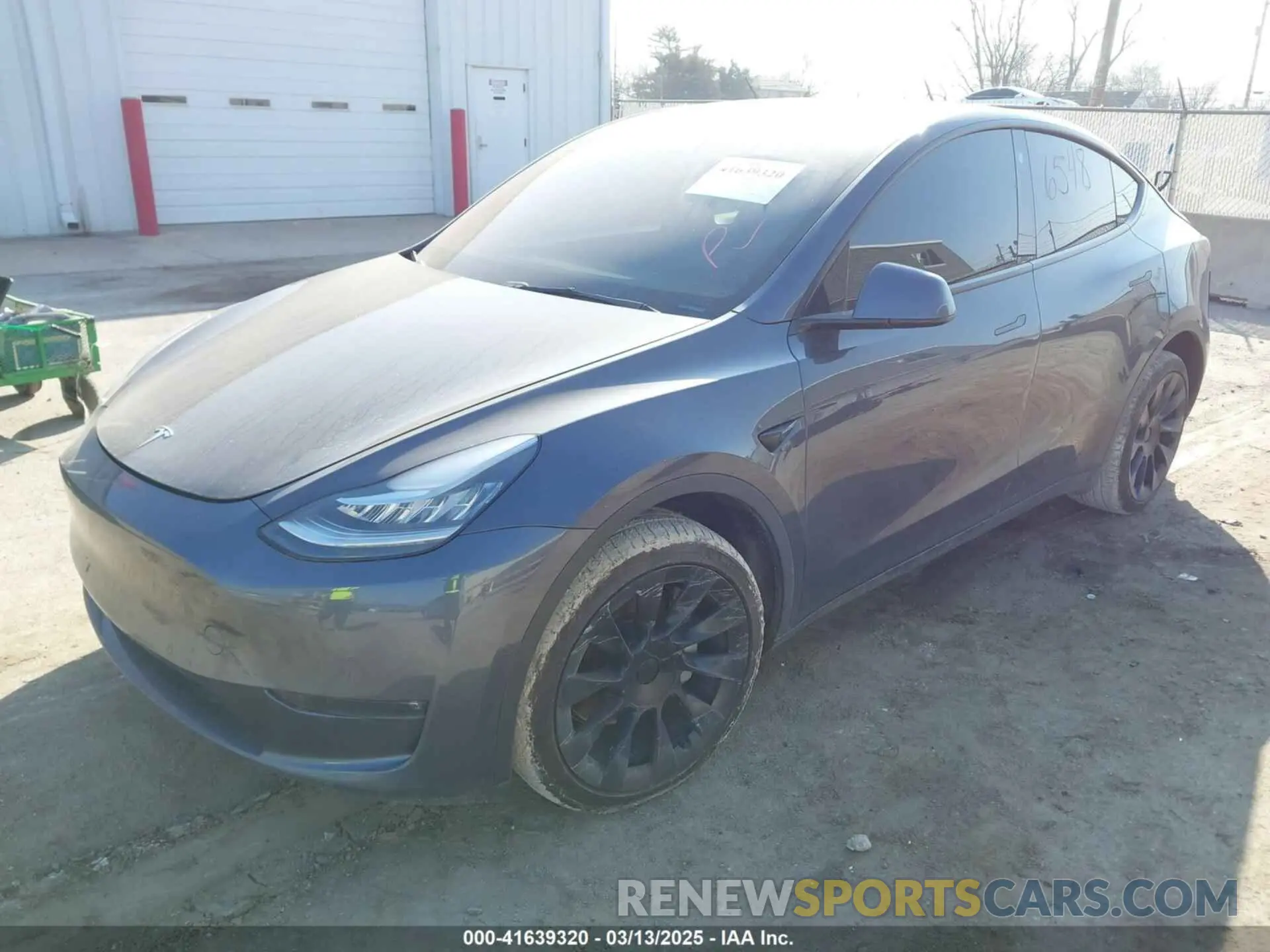 2 fotografías del automóvil dañado 5YJYGDEE8MF278212 TESLA MODEL Y 2021